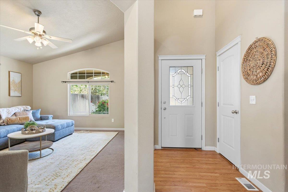 10110 W Holt, Boise, Idaho 83704, 3 Bedrooms, 2 Bathrooms, Residential For Sale, Price $420,000, 98992741