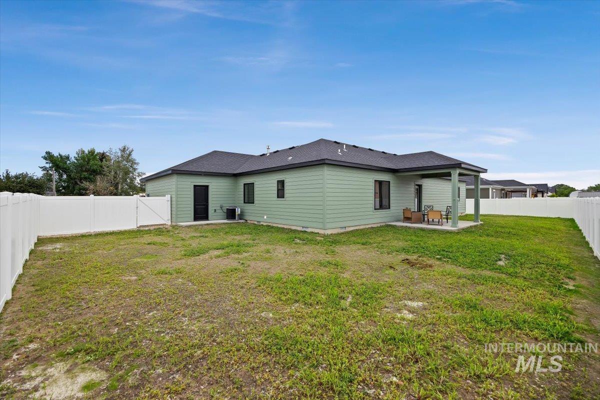 1201 Jade Dr, Rupert, Idaho 83350, 4 Bedrooms, 2 Bathrooms, Residential For Sale, Price $389,000, 98992748
