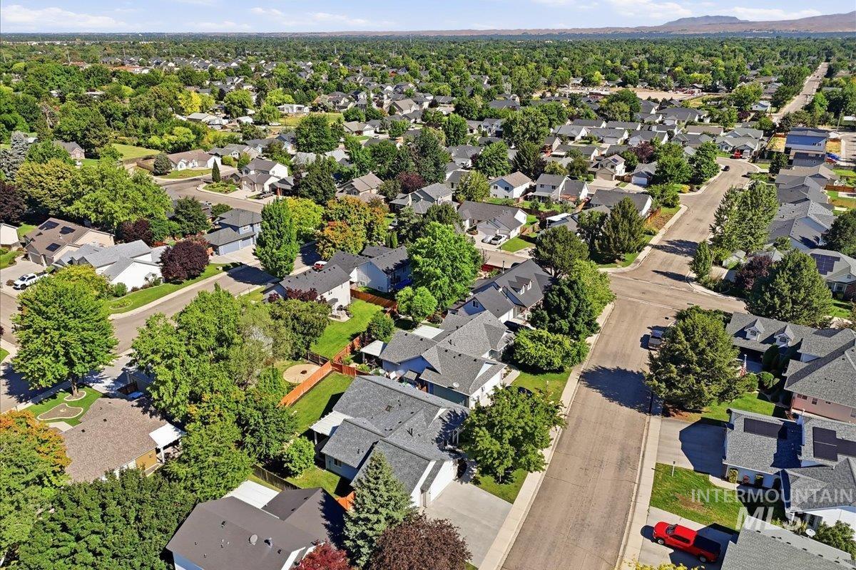 2075 N Springland Pl, Boise, Idaho 83713, 4 Bedrooms, 2.5 Bathrooms, Residential For Sale, Price $515,000, 98992749