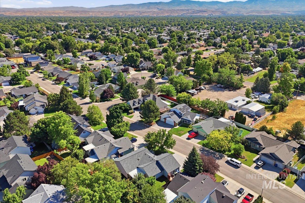 2075 N Springland Pl, Boise, Idaho 83713, 4 Bedrooms, 2.5 Bathrooms, Residential For Sale, Price $515,000, 98992749