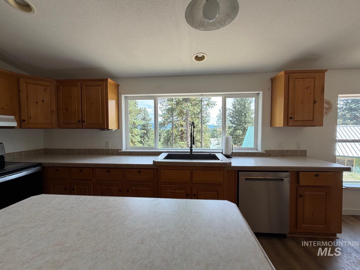 1224 Woodside Rd, Cascade, Idaho 83611, 3 Bedrooms, 2 Bathrooms, Residential For Sale, Price $499,000, 98992752