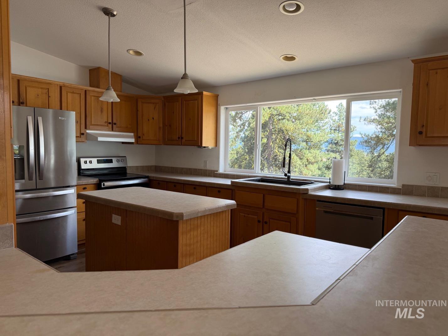 1224 Woodside Rd, Cascade, Idaho 83611, 3 Bedrooms, 2 Bathrooms, Residential For Sale, Price $499,000, 98992752