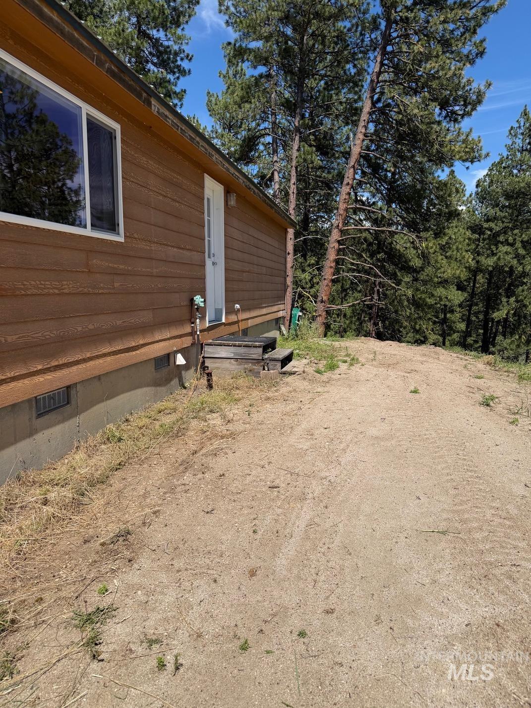 1224 Woodside Rd, Cascade, Idaho 83611, 3 Bedrooms, 2 Bathrooms, Residential For Sale, Price $499,000, 98992752