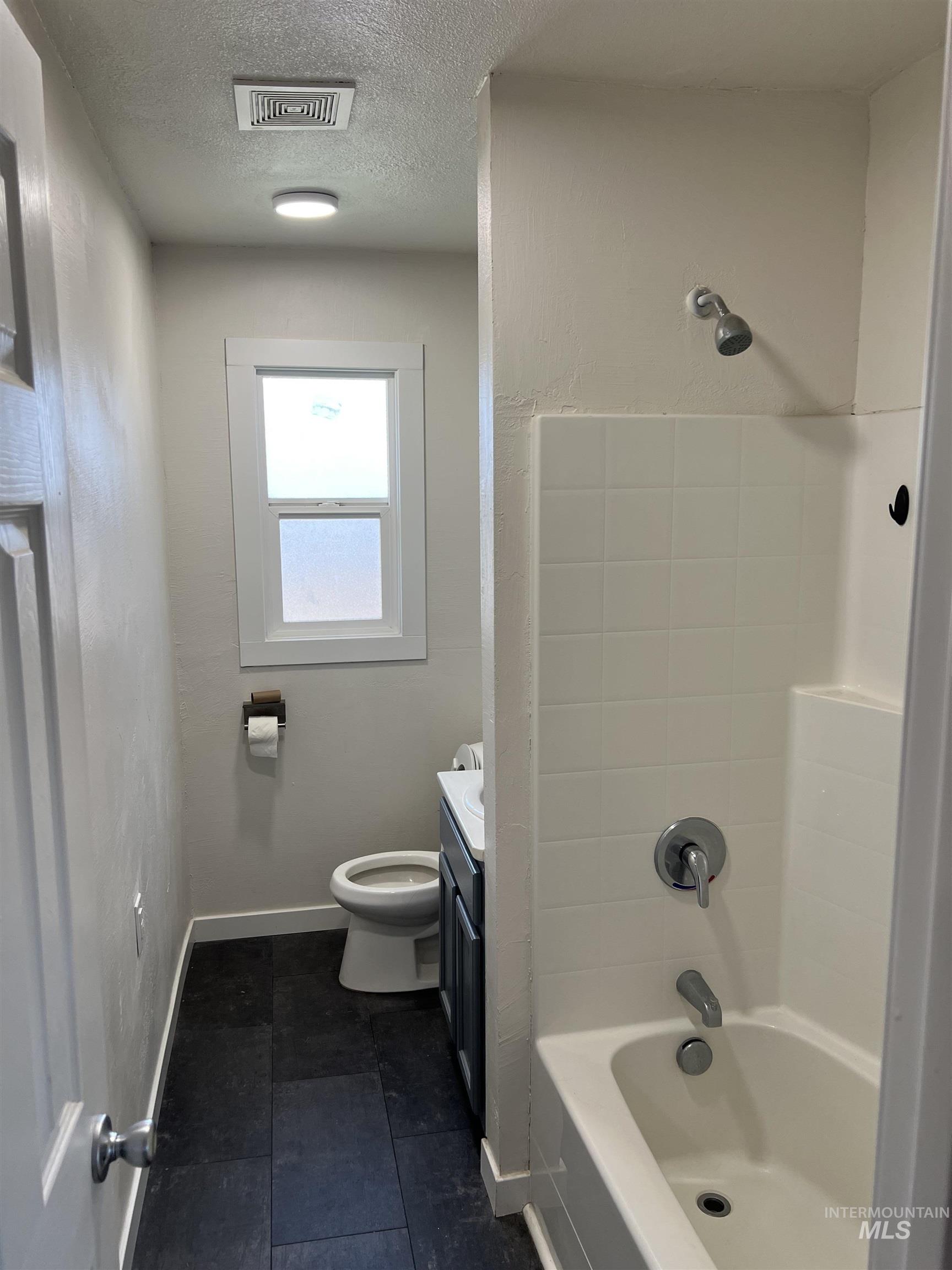 202 3rd St, Melba, Idaho 83641, 5 Rooms, Business/Commercial For Sale, Price $329,000, 98992756