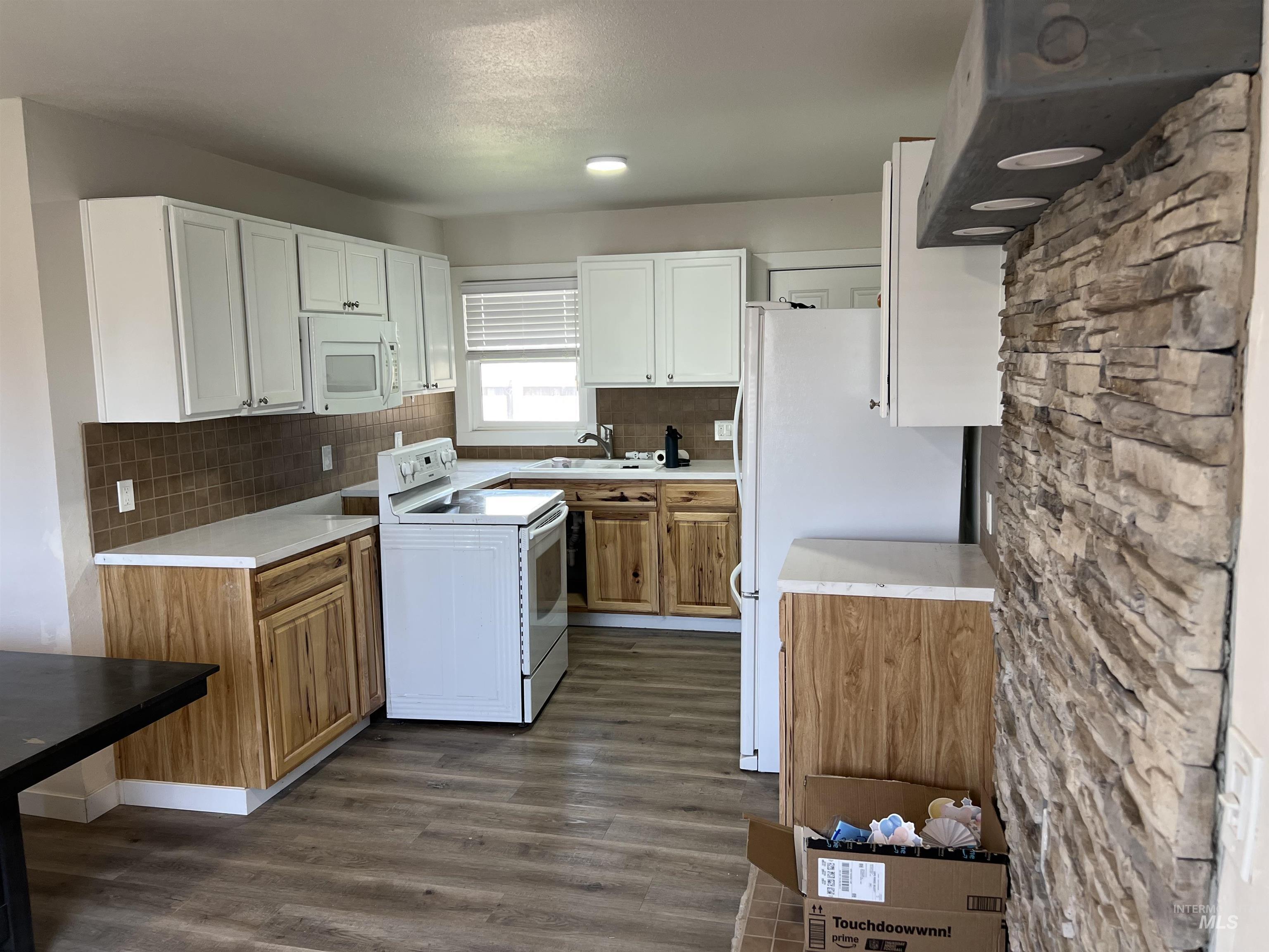 202 3rd St, Melba, Idaho 83641, 5 Rooms, Business/Commercial For Sale, Price $329,000, 98992756
