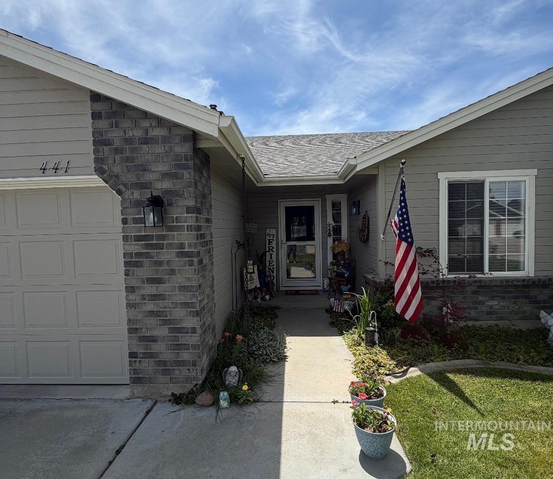 441 War Eagle Way, Nampa, Idaho 83686, 3 Bedrooms, 2 Bathrooms, Residential For Sale, Price $475,000,MLS 98992757