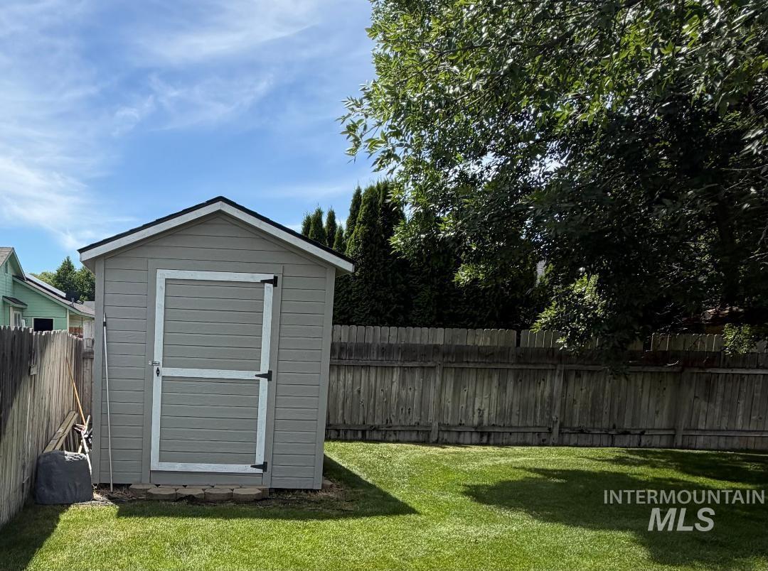 441 War Eagle Way, Nampa, Idaho 83686, 3 Bedrooms, 2 Bathrooms, Residential For Sale, Price $475,000,MLS 98992757