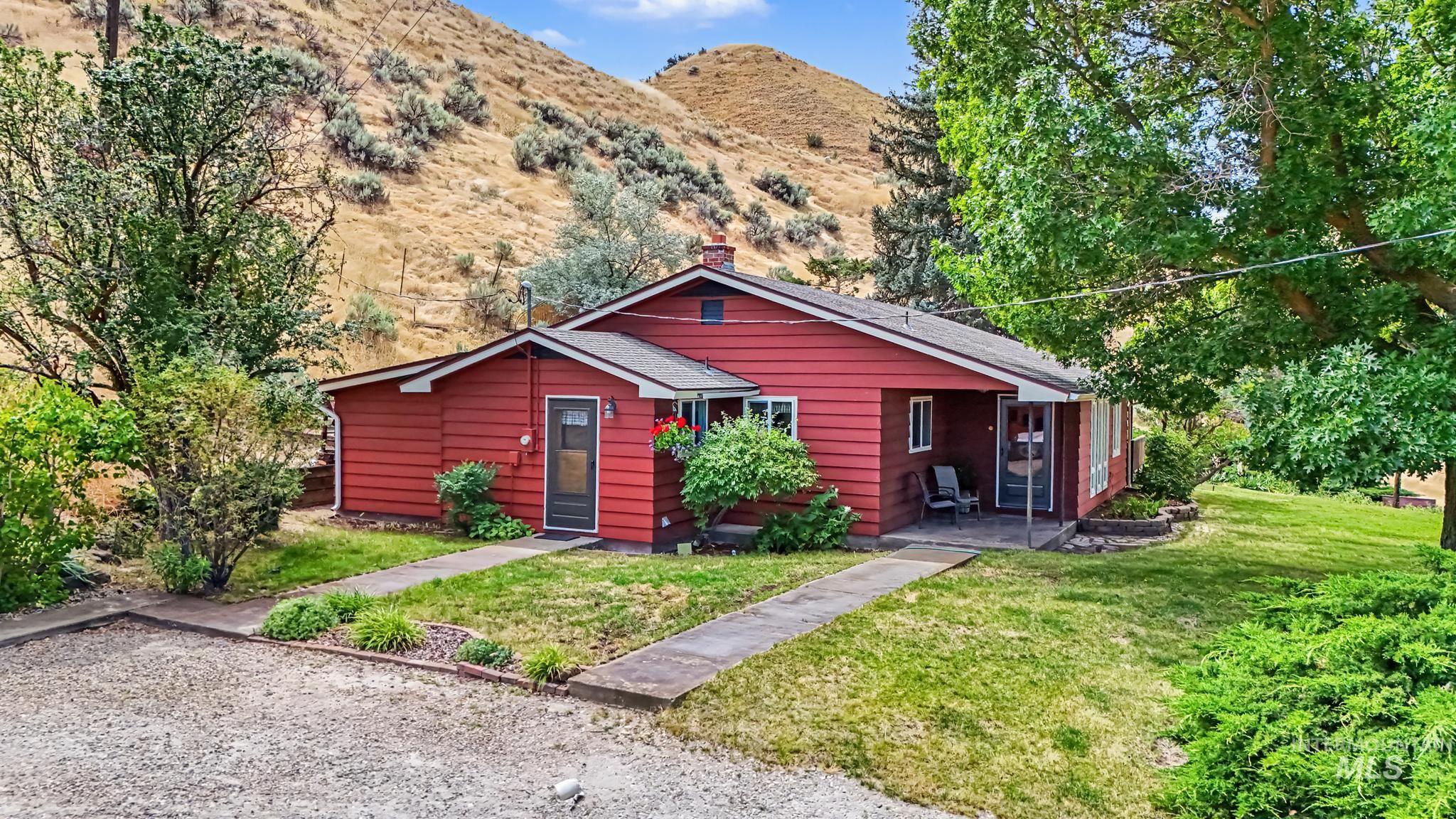 4311 Frozen Dog Rd, Emmett, Idaho 83617, 3 Bedrooms, 2 Bathrooms, Residential For Sale, Price $499,999,MLS 98992760