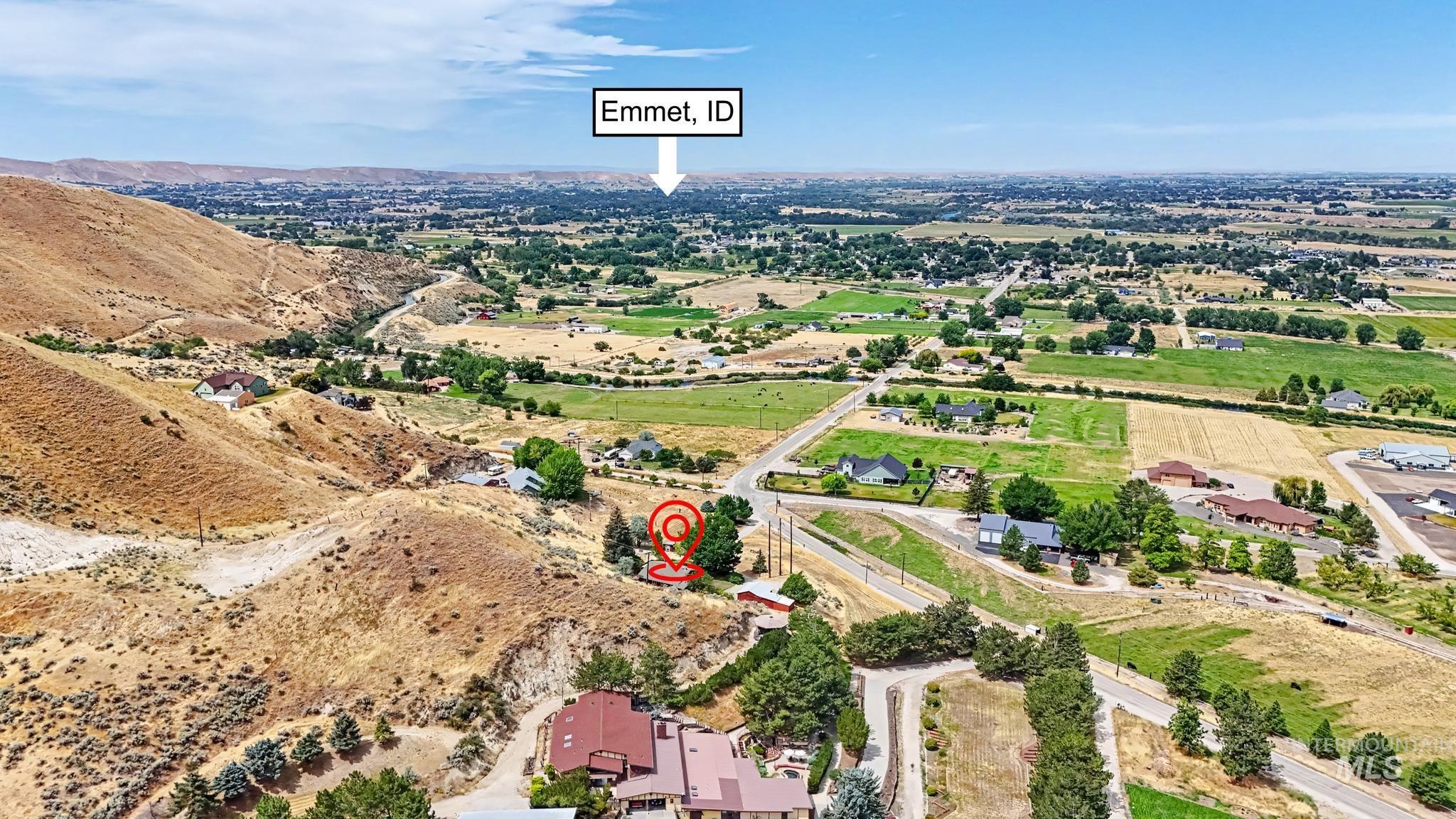 4311 Frozen Dog Rd, Emmett, Idaho 83617, 3 Bedrooms, 2 Bathrooms, Residential For Sale, Price $499,999,MLS 98992760