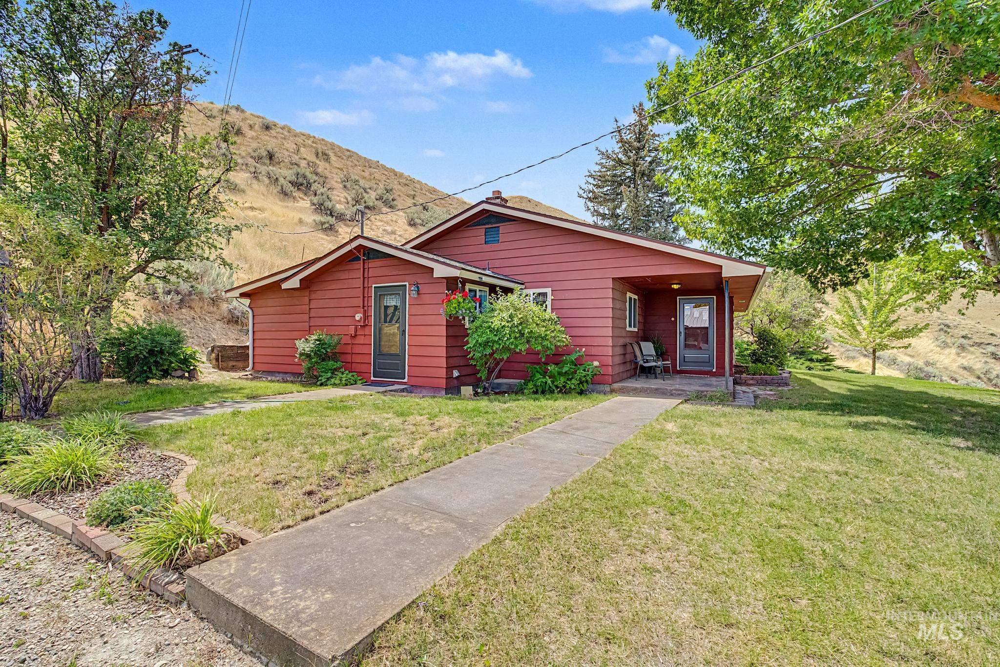 4311 Frozen Dog Rd, Emmett, Idaho 83617, 3 Bedrooms, 2 Bathrooms, Residential For Sale, Price $499,999,MLS 98992760
