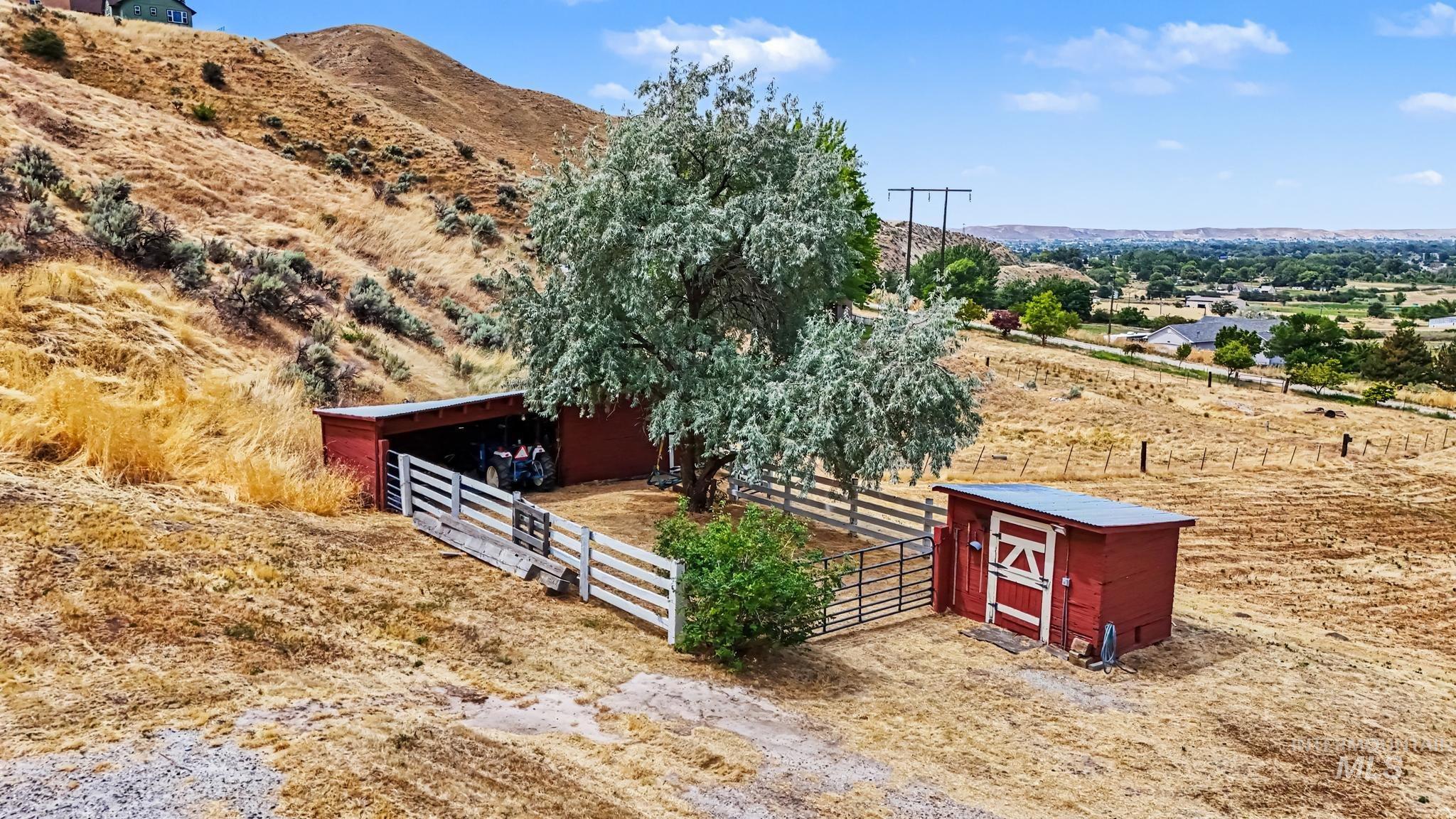 4311 Frozen Dog Rd, Emmett, Idaho 83617, 3 Bedrooms, 2 Bathrooms, Residential For Sale, Price $499,999,MLS 98992760
