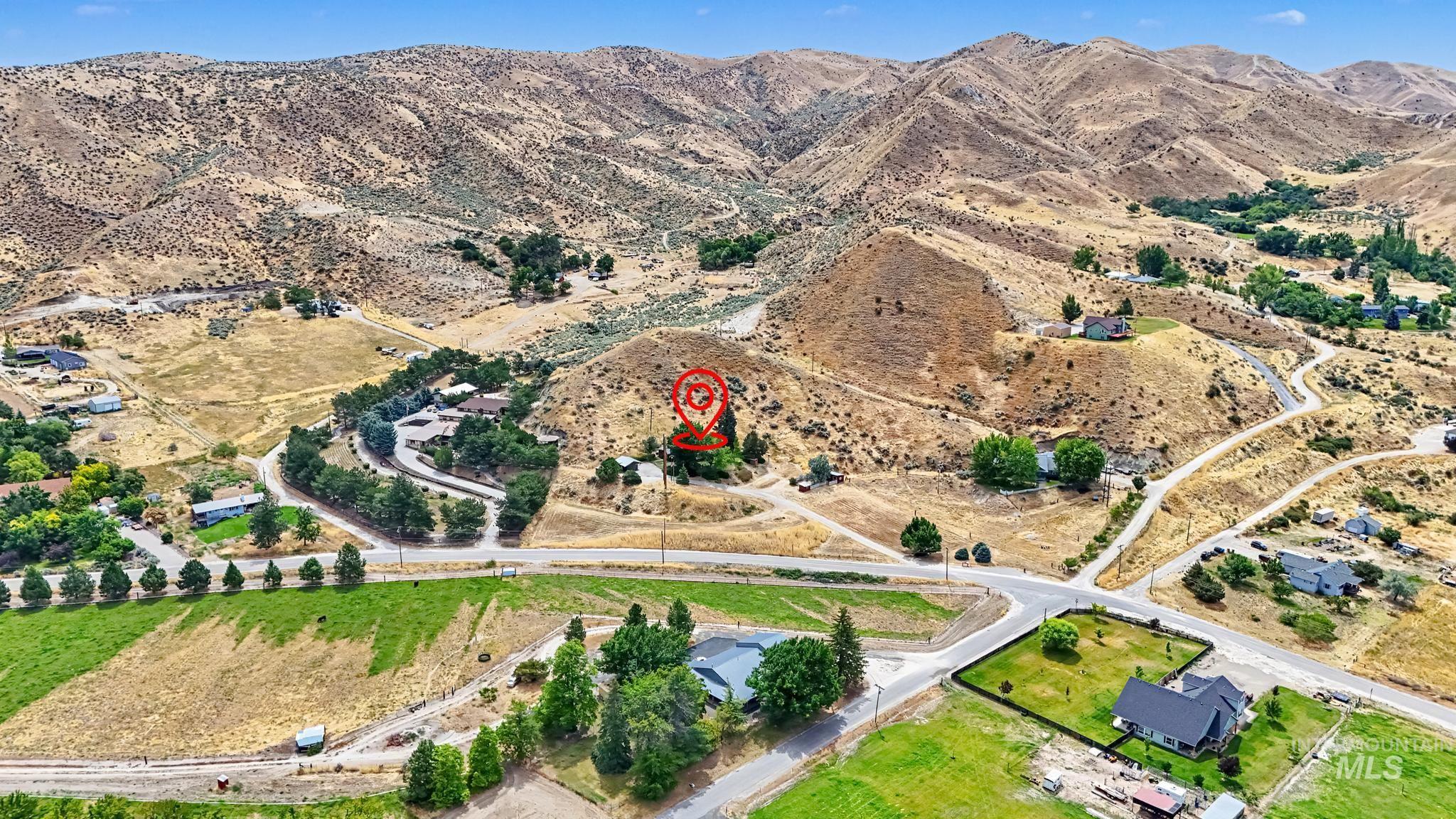 4311 Frozen Dog Rd, Emmett, Idaho 83617, 3 Bedrooms, 2 Bathrooms, Residential For Sale, Price $499,999,MLS 98992760
