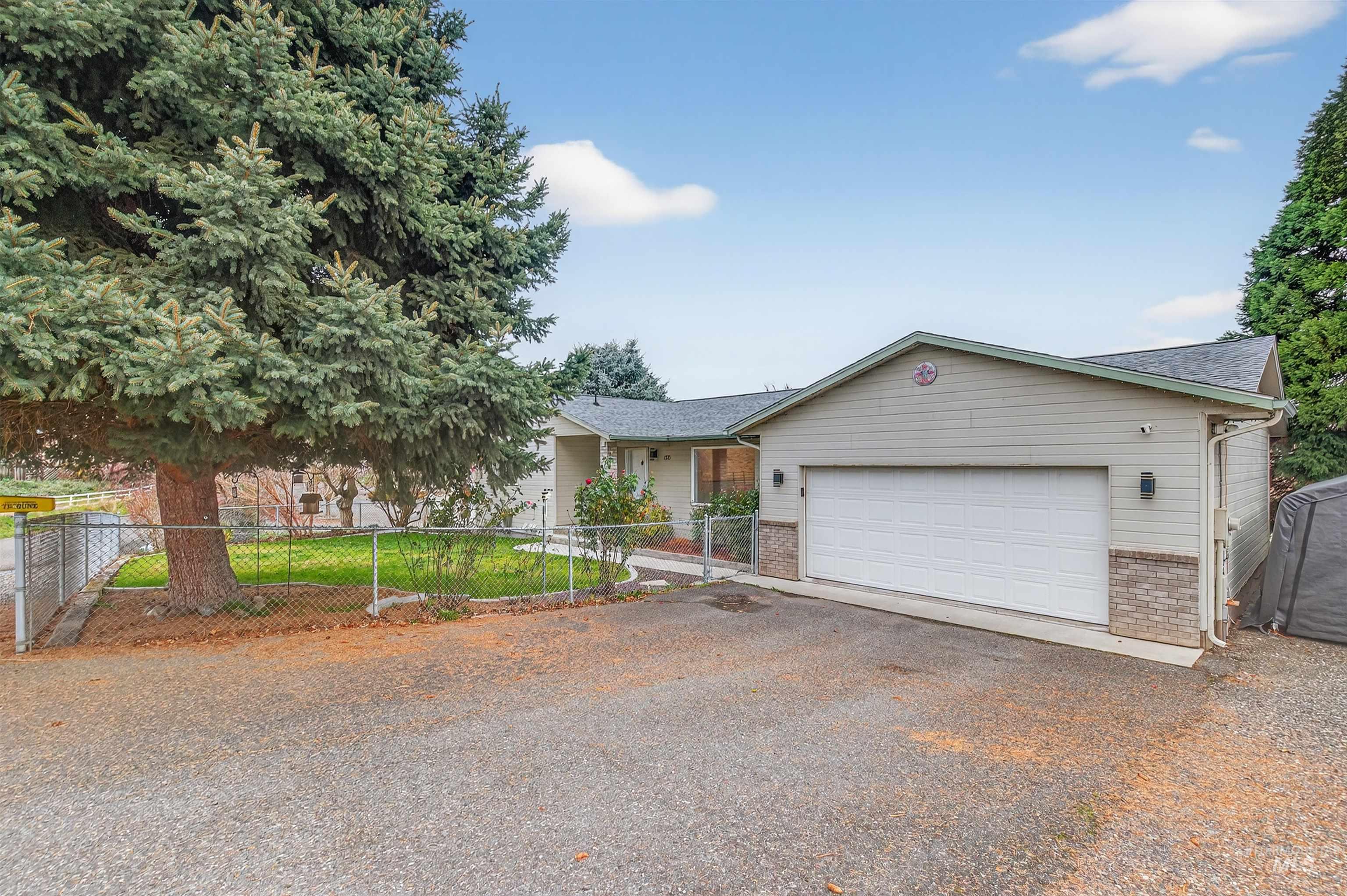 1373 Toby lane, Clarkston, Washington 99403, 3 Bedrooms, 2 Bathrooms, Residential For Sale, Price $479,000,MLS 98992763