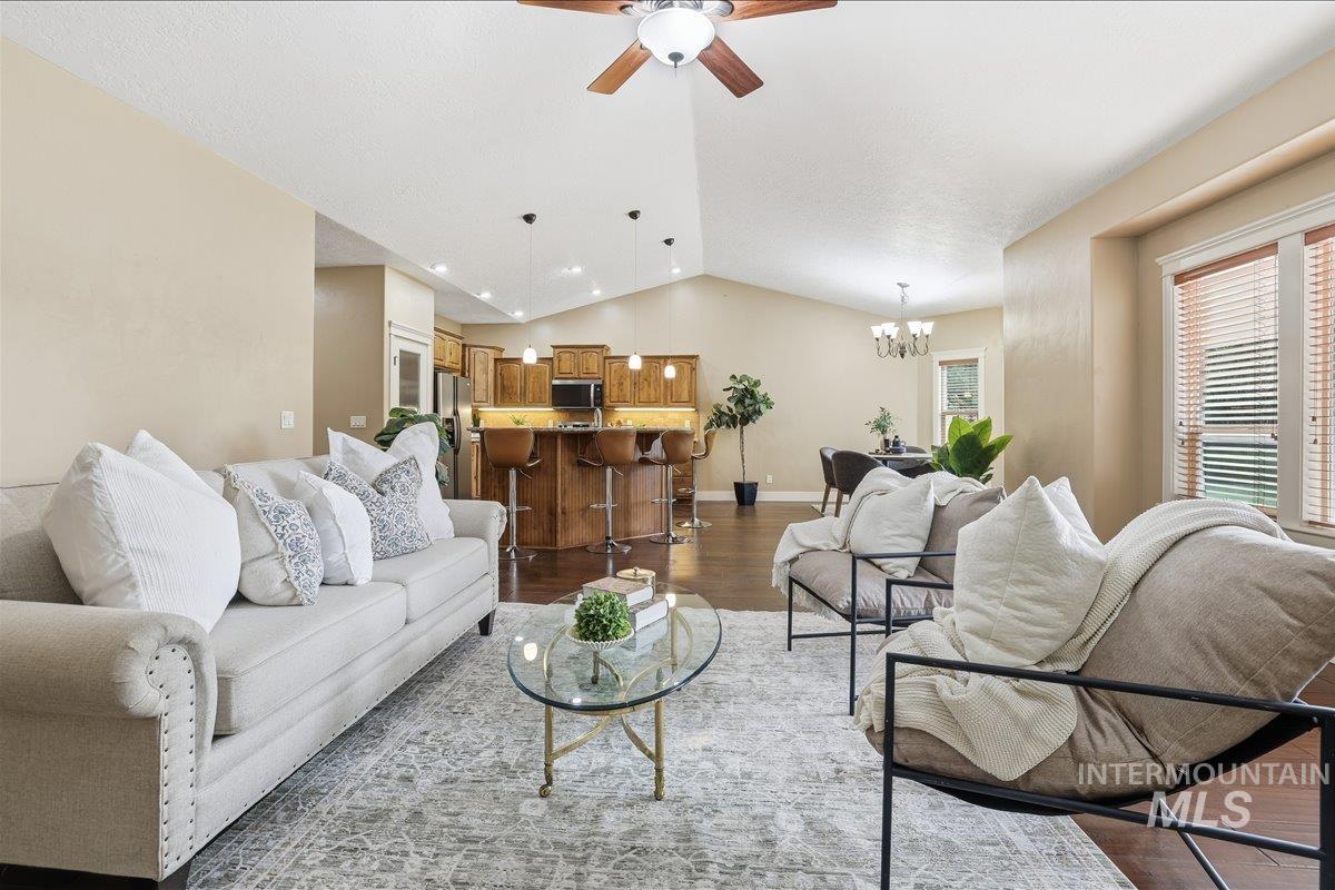 11739 W Creekrapids Dr, Star, Idaho 83669, 4 Bedrooms, 3 Bathrooms, Residential For Sale, Price $689,000,MLS 98992764