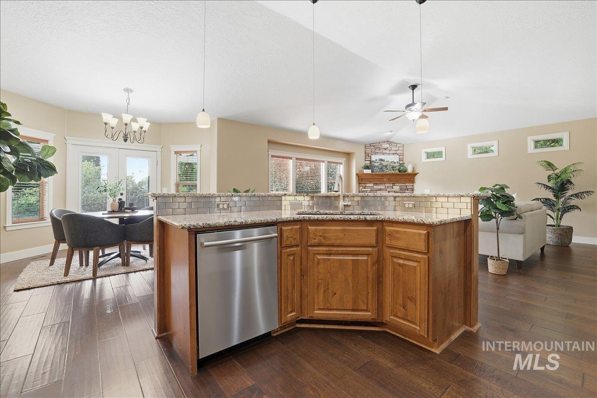 11739 W Creekrapids Dr, Star, Idaho 83669, 4 Bedrooms, 3 Bathrooms, Residential For Sale, Price $689,000,MLS 98992764