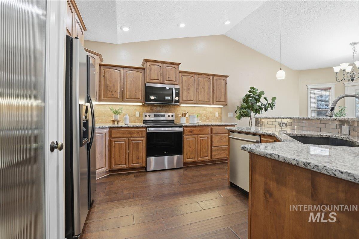 11739 W Creekrapids Dr, Star, Idaho 83669, 4 Bedrooms, 3 Bathrooms, Residential For Sale, Price $689,000,MLS 98992764