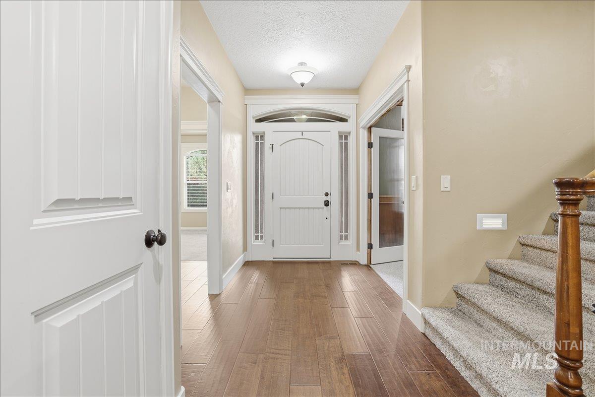 11739 W Creekrapids Dr, Star, Idaho 83669, 4 Bedrooms, 3 Bathrooms, Residential For Sale, Price $689,000,MLS 98992764