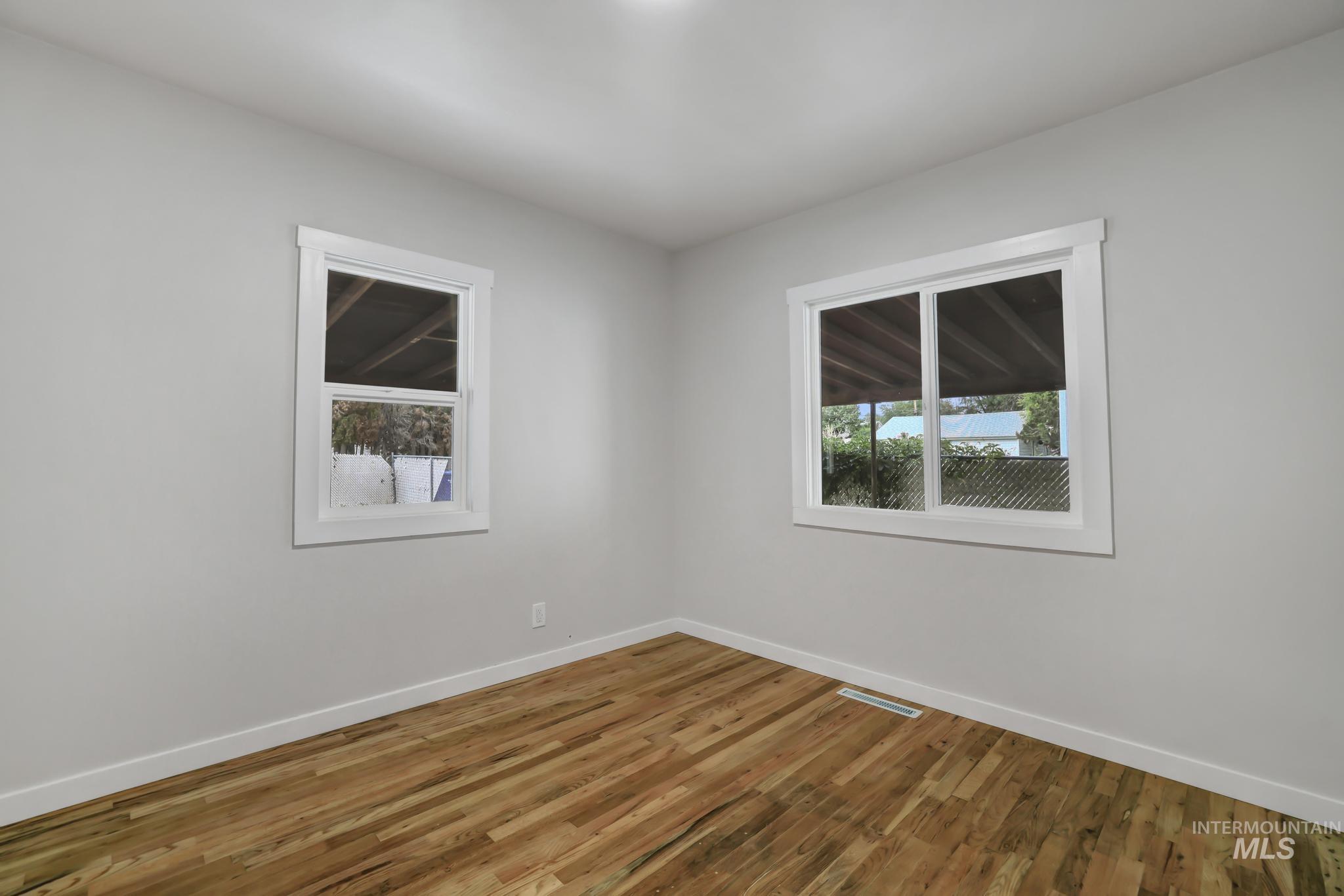 280 Harrison St, Twin Falls, Idaho 83301, 4 Bedrooms, 1 Bathroom, Residential For Sale, Price $304,999,MLS 98992765