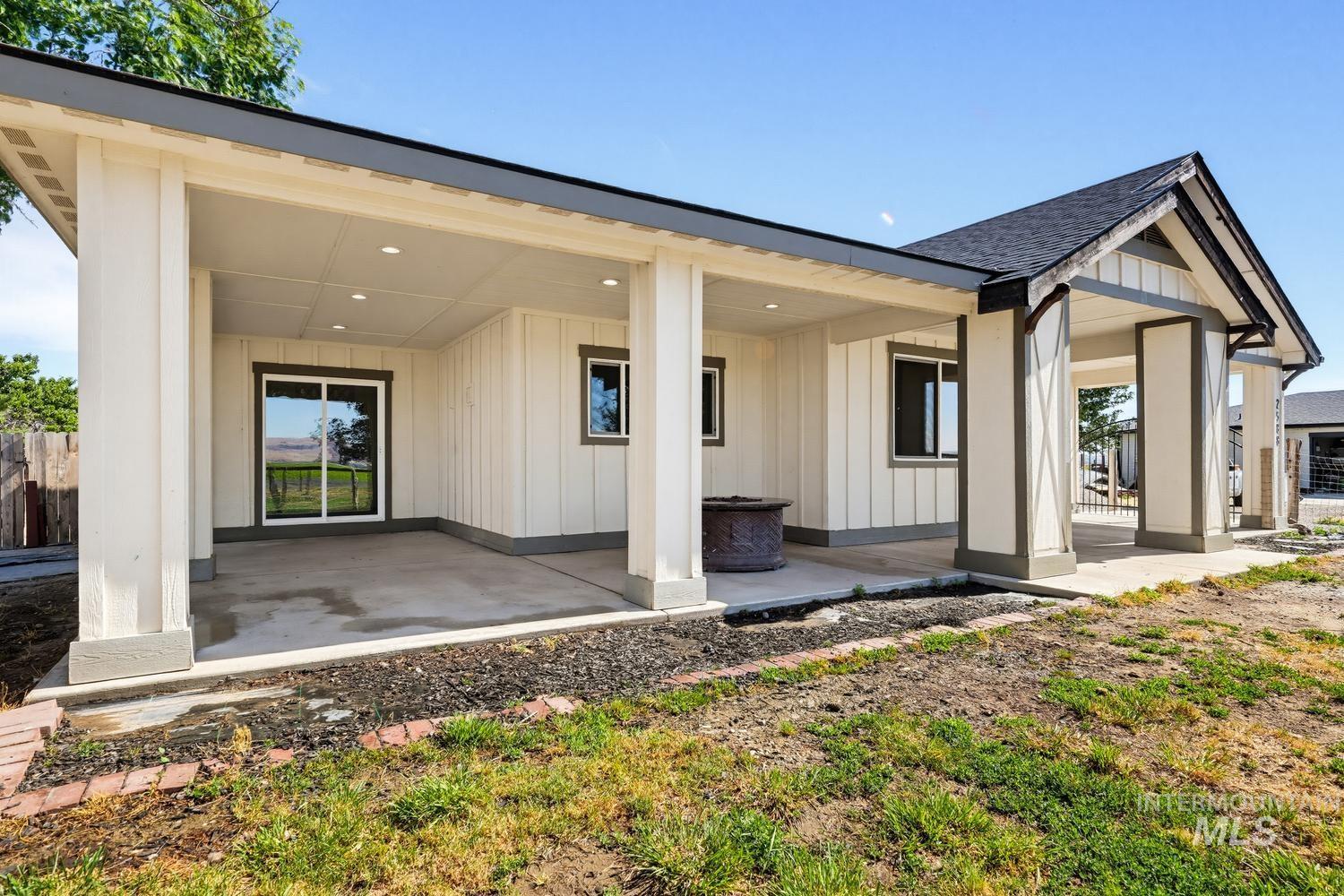 2588 Market Rd, Homedale, Idaho 83628, 3 Bedrooms, 2 Bathrooms, Residential For Sale, Price $599,000,MLS 98992766