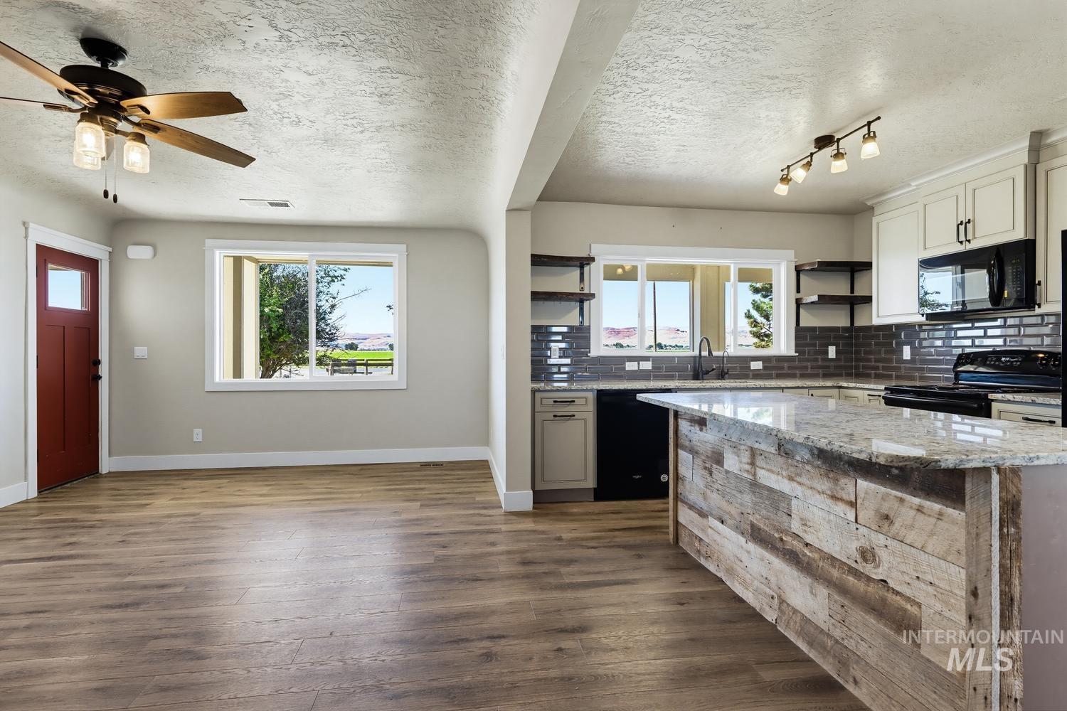 2588 Market Rd, Homedale, Idaho 83628, 3 Bedrooms, 2 Bathrooms, Residential For Sale, Price $599,000,MLS 98992766
