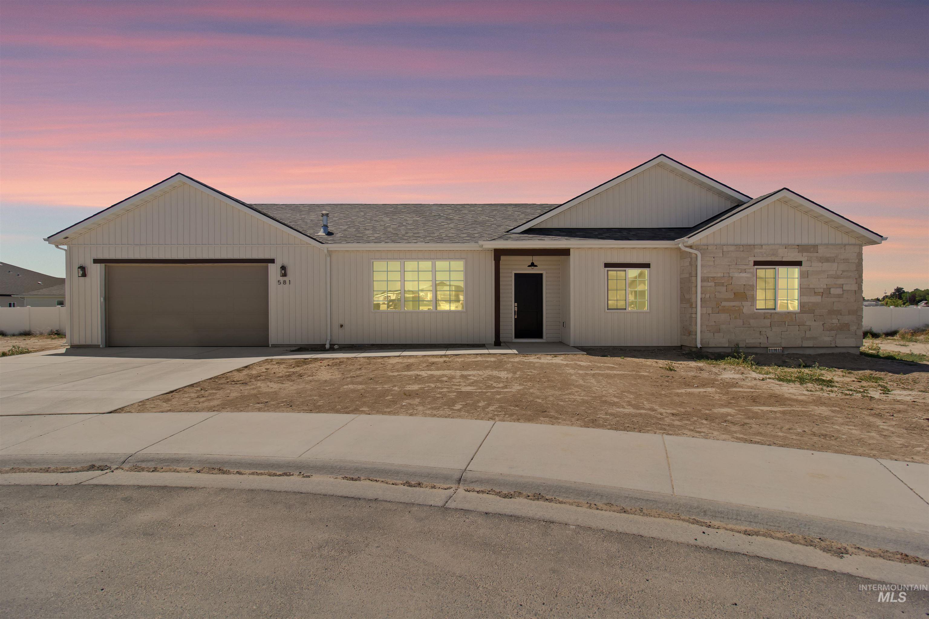581 Gemini Ct, Twin Falls, Idaho 83301, 3 Bedrooms, 2 Bathrooms, Residential For Sale, Price $370,000,MLS 98992767