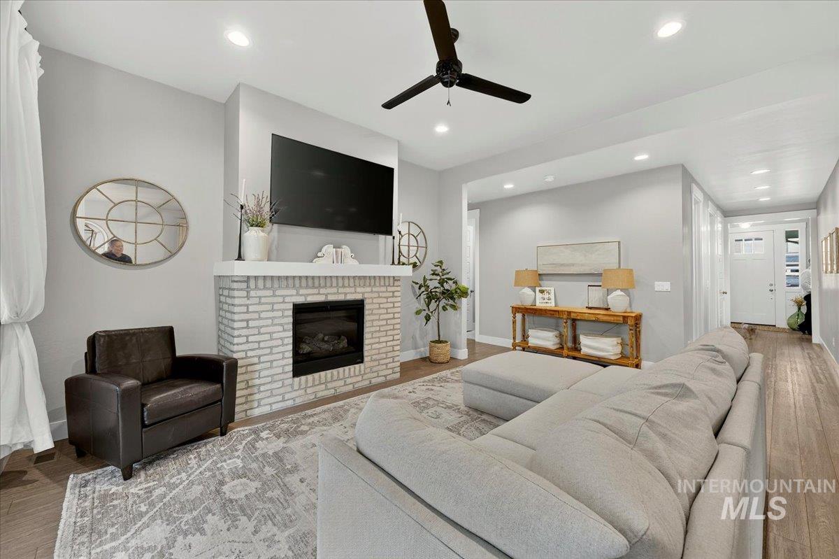 3327 E Murchison St, Meridian, Idaho 83642, 3 Bedrooms, 2.5 Bathrooms, Residential For Sale, Price $599,000,MLS 98992768