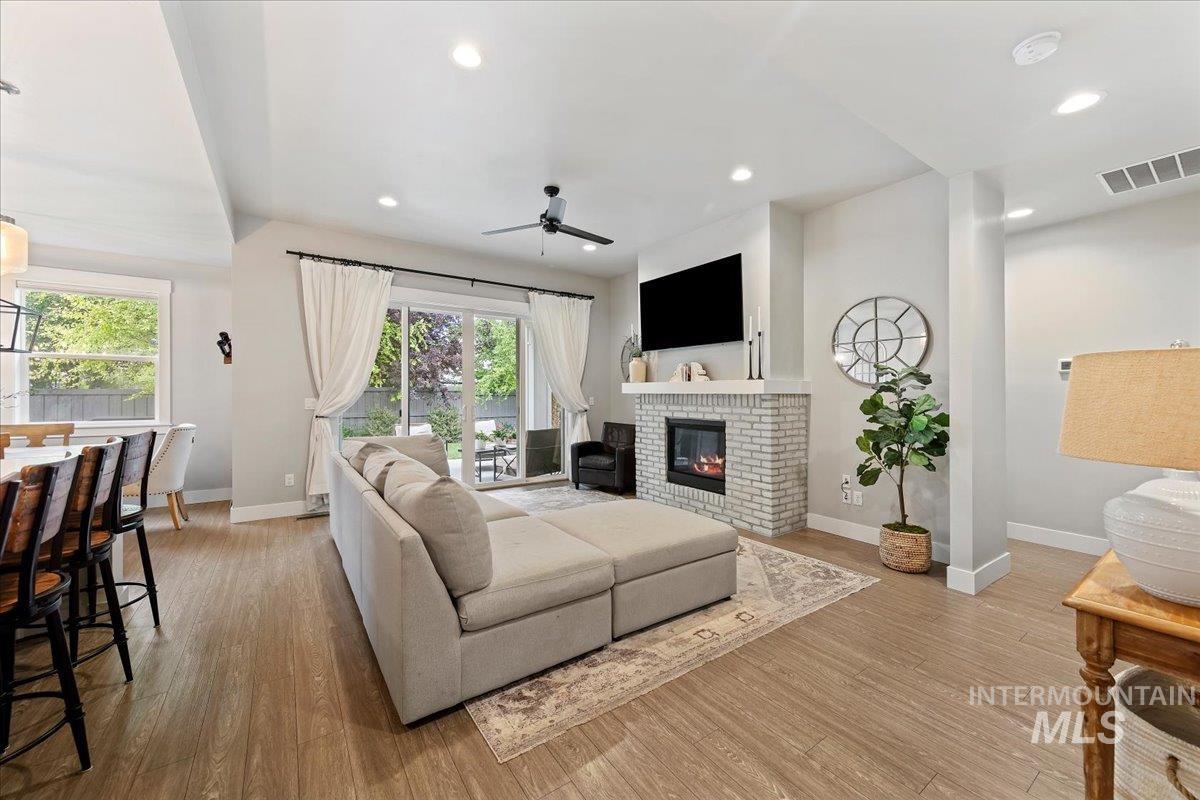 3327 E Murchison St, Meridian, Idaho 83642, 3 Bedrooms, 2.5 Bathrooms, Residential For Sale, Price $599,000,MLS 98992768