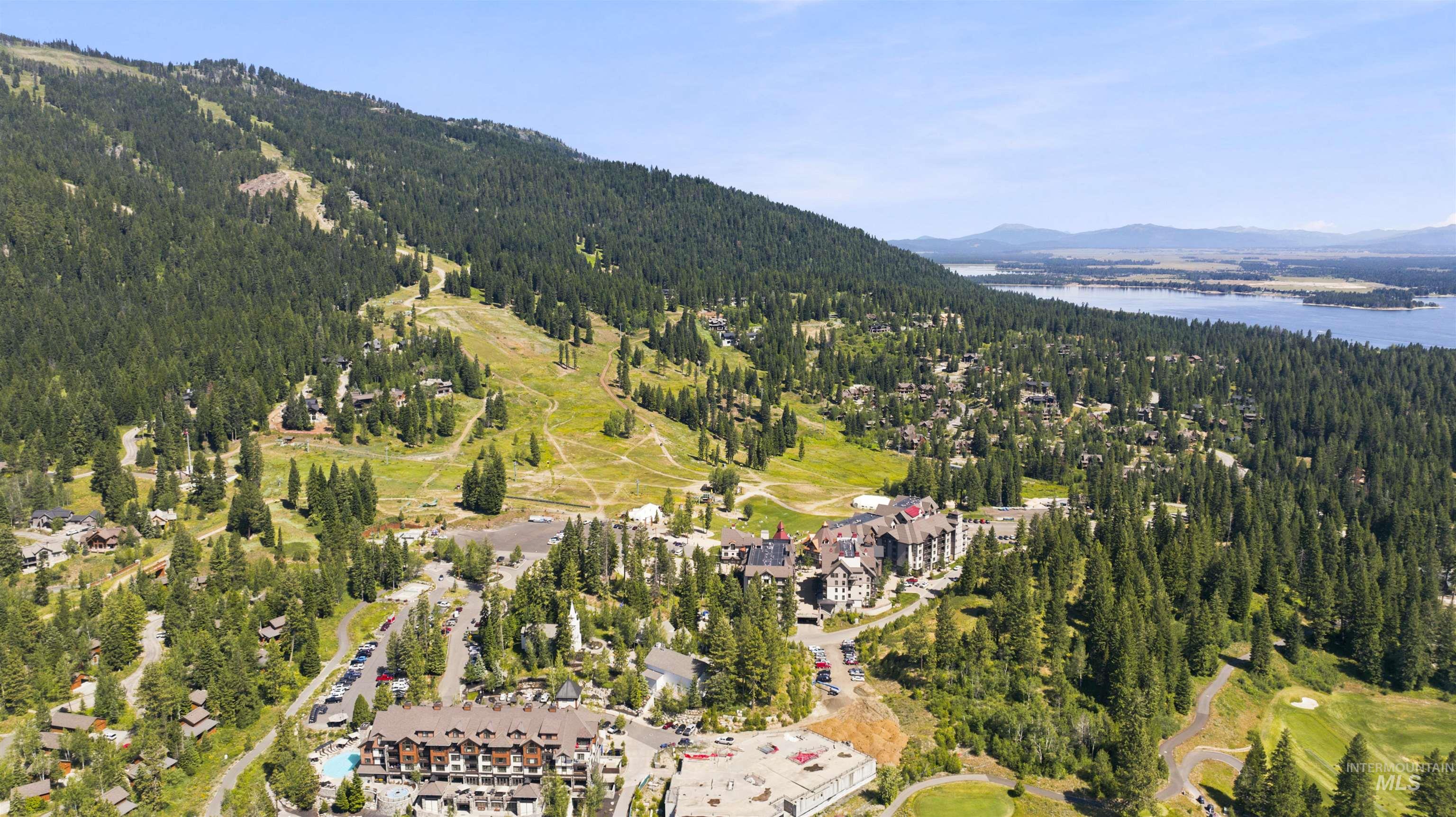 720 Village Drive, Donnelly, Idaho 83615, 1 Bedroom, 1 Bathroom, Residential For Sale, Price $585,000,MLS 98992769