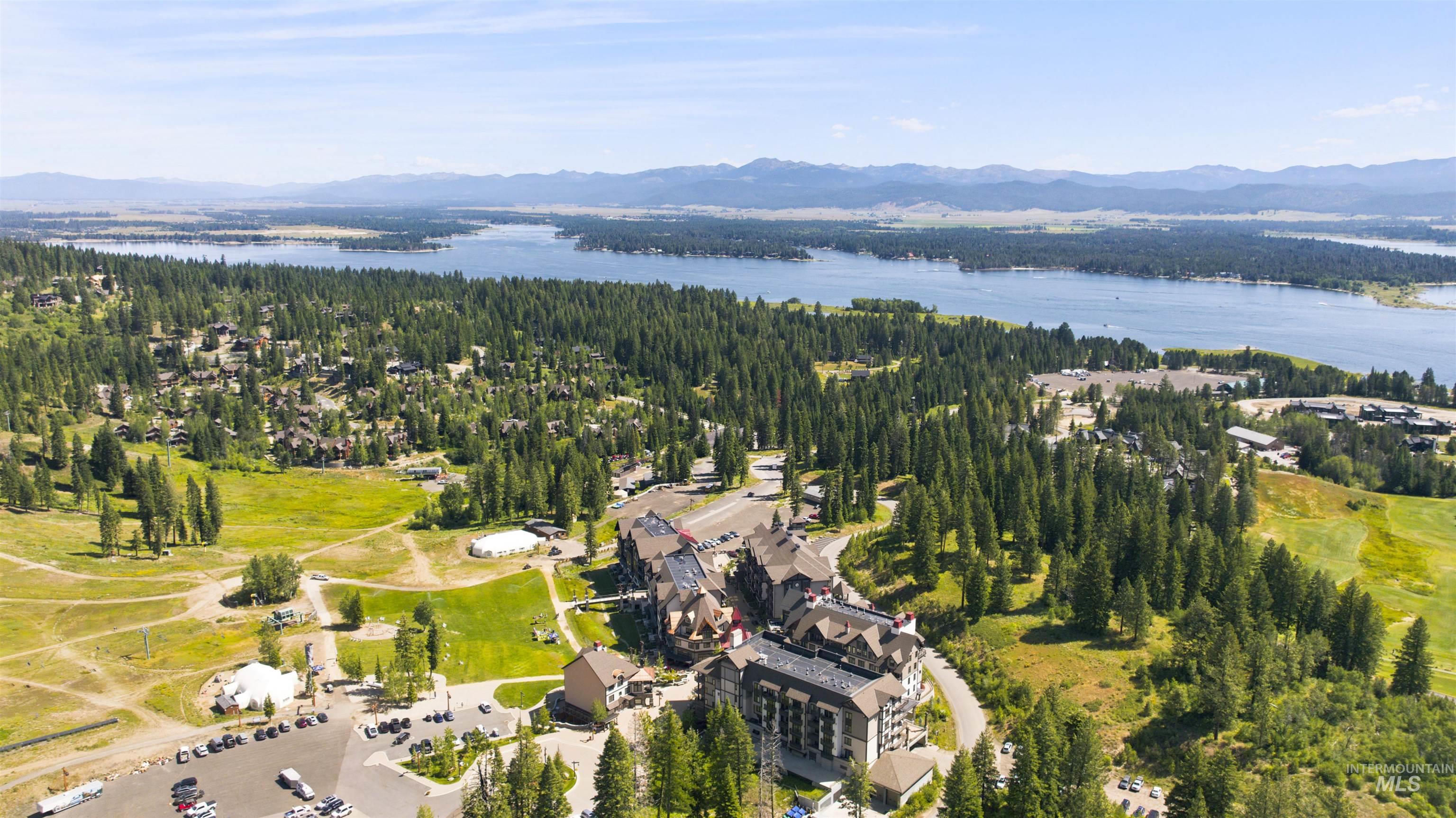 720 Village Drive, Donnelly, Idaho 83615, 1 Bedroom, 1 Bathroom, Residential For Sale, Price $585,000,MLS 98992769