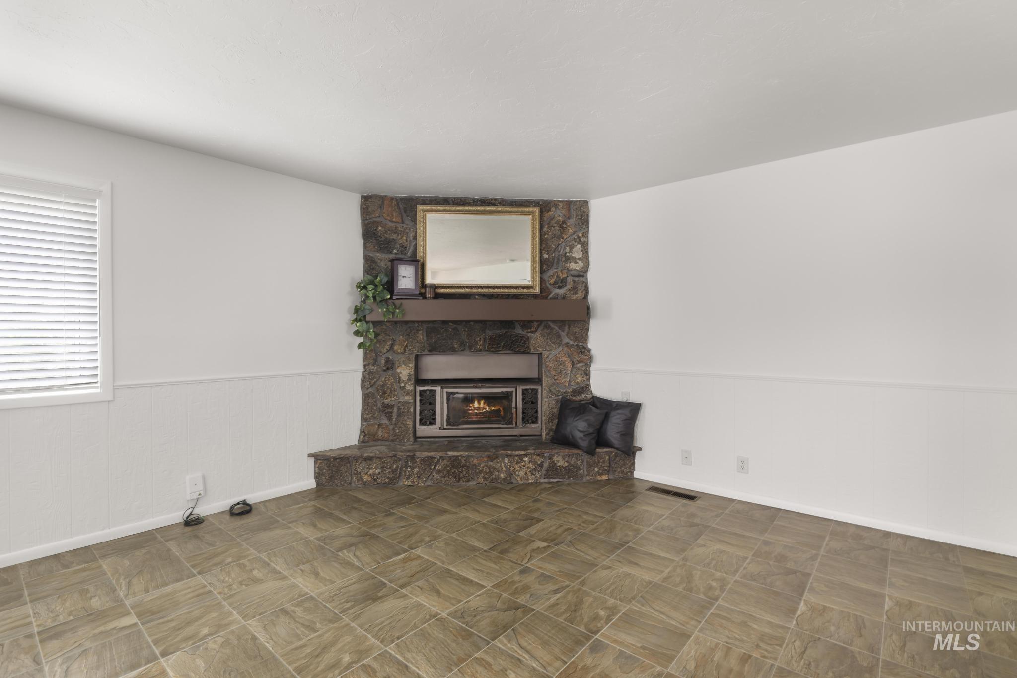 1754 Targhee Drive, Twin Falls, Idaho 83301, 3 Bedrooms, 2 Bathrooms, Residential For Sale, Price $399,900,MLS 98992770