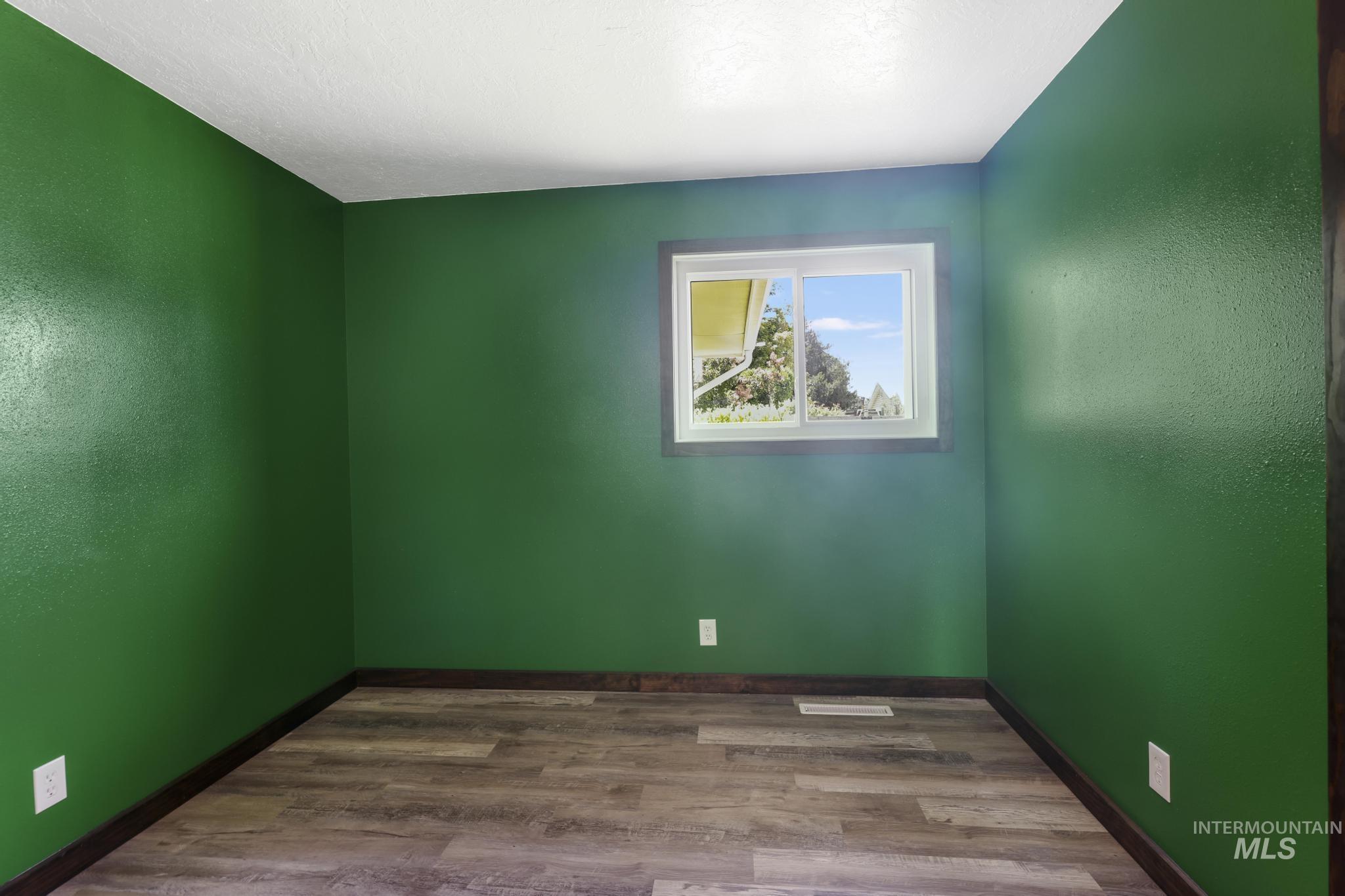 1754 Targhee Drive, Twin Falls, Idaho 83301, 3 Bedrooms, 2 Bathrooms, Residential For Sale, Price $399,900,MLS 98992770