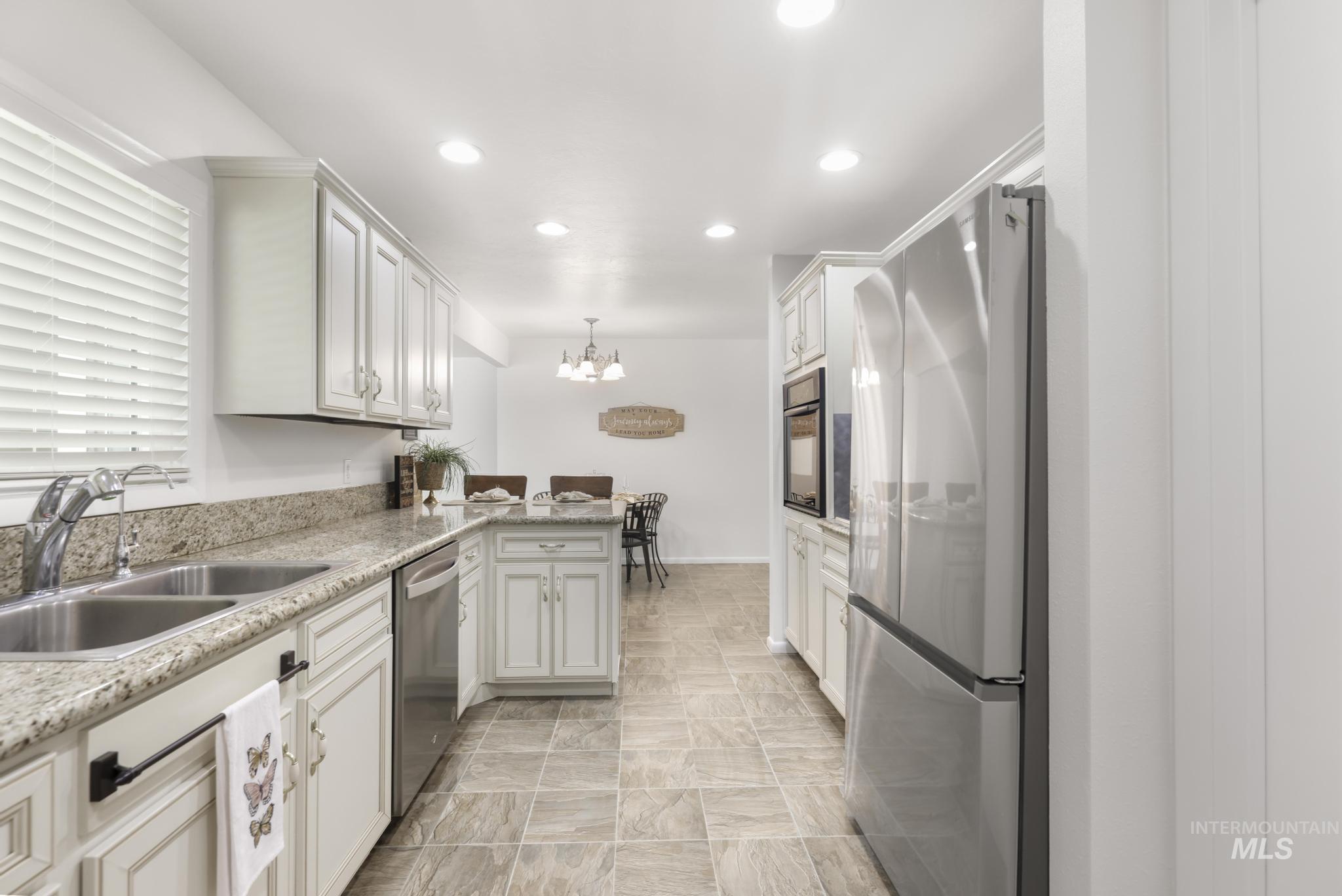 1754 Targhee Drive, Twin Falls, Idaho 83301, 3 Bedrooms, 2 Bathrooms, Residential For Sale, Price $399,900,MLS 98992770