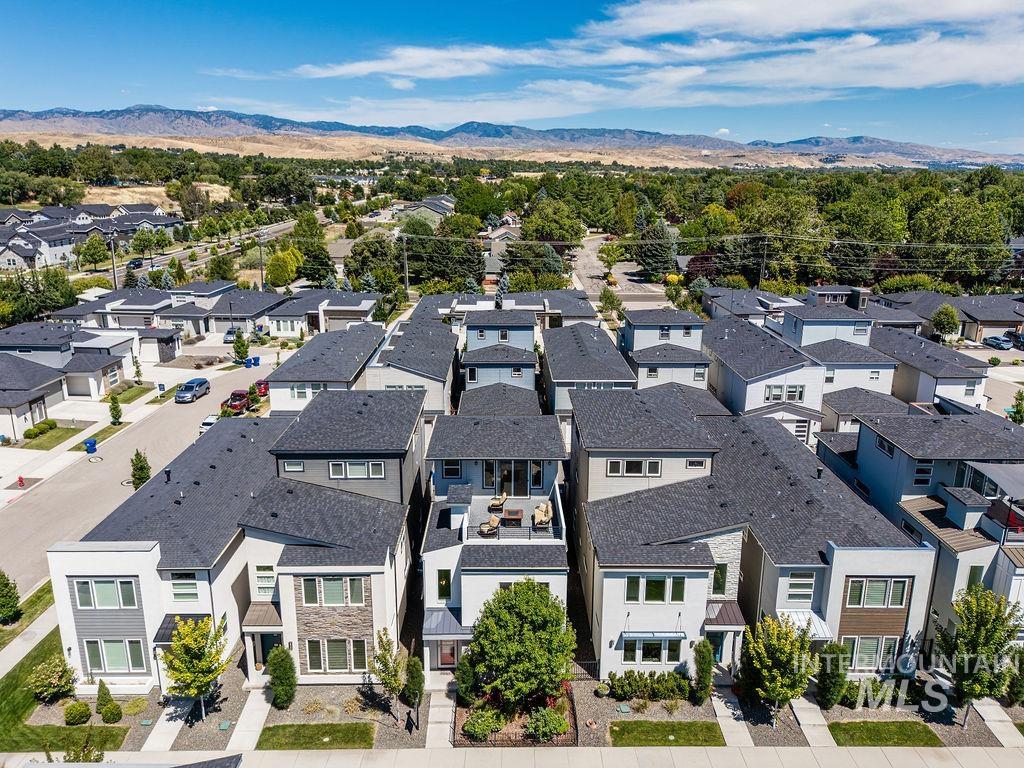 51 S Crestview Ave, Eagle, Idaho 83616-7524, 3 Bedrooms, 3 Bathrooms, Residential For Sale, Price $639,000,MLS 98992771