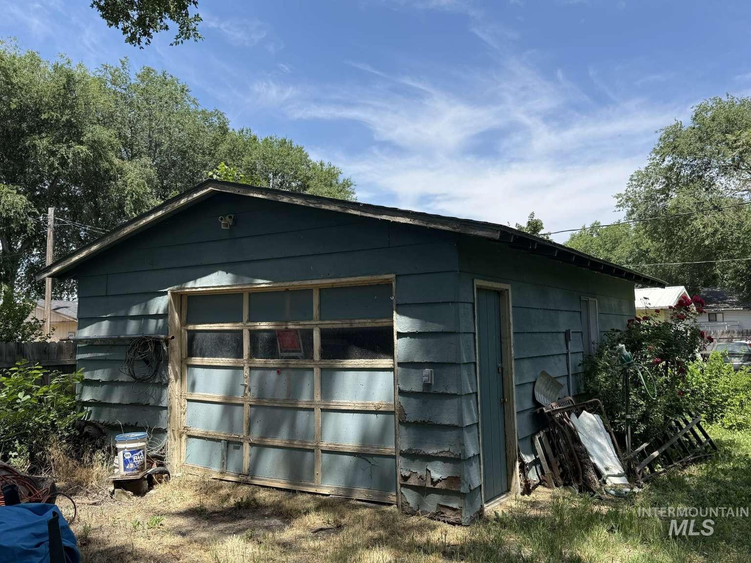 1022 N Middleton, Nampa, Idaho 83651, 2 Bedrooms, 2 Bathrooms, Residential For Sale, Price $125,900,MLS 98992776