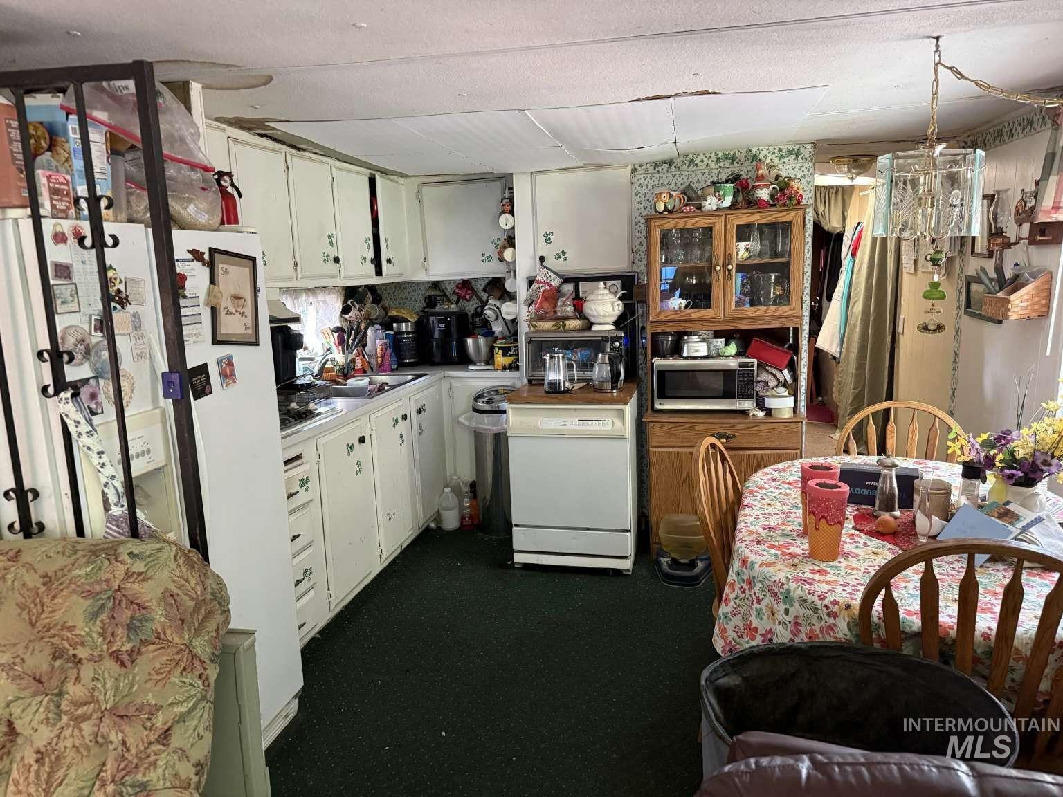 1022 N Middleton, Nampa, Idaho 83651, 2 Bedrooms, 2 Bathrooms, Residential For Sale, Price $125,900,MLS 98992776