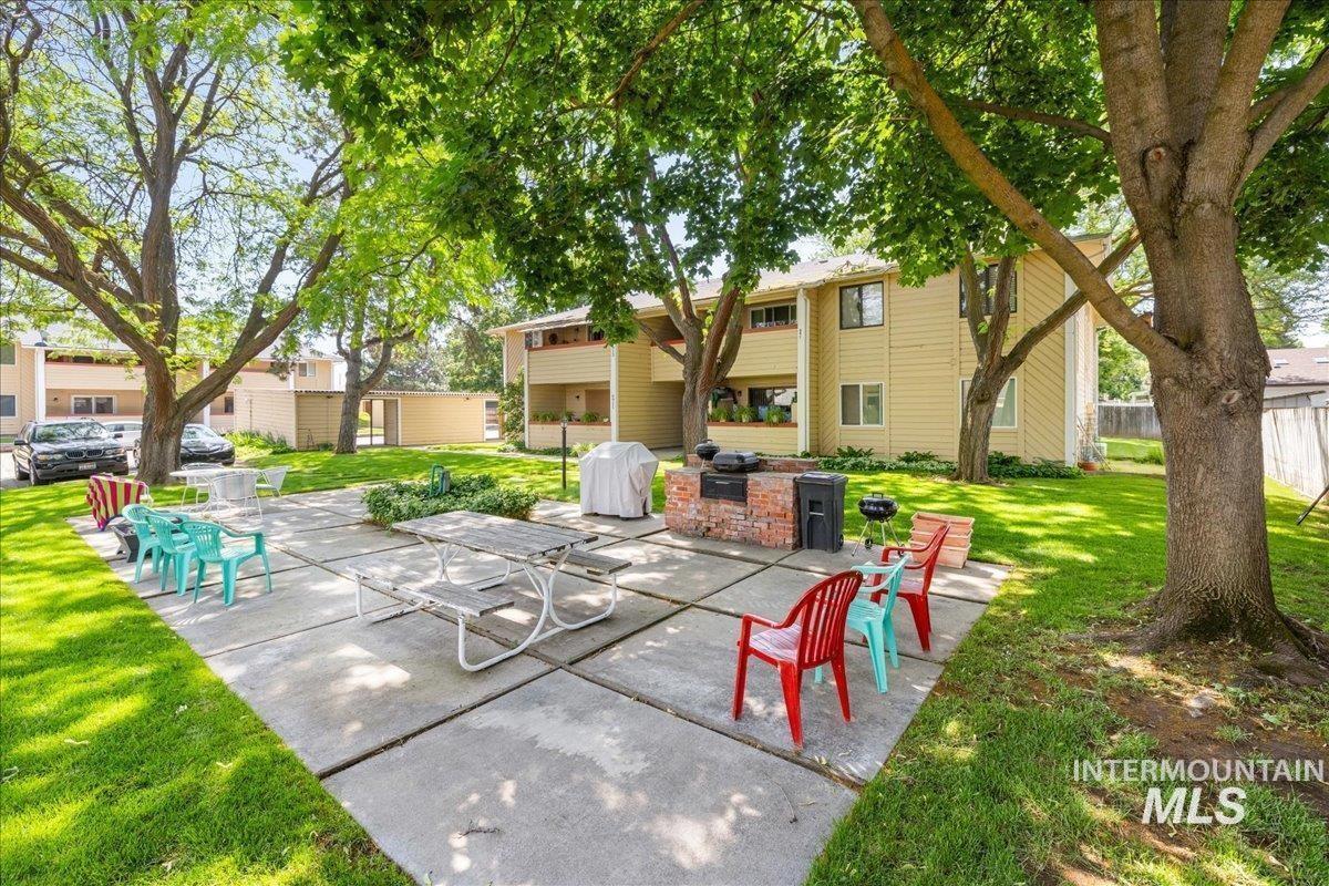 6926 W Colehaven Ln, Boise, Idaho 83704, 2 Bedrooms, 1 Bathroom, Residential For Sale, Price $240,000,MLS 98992777