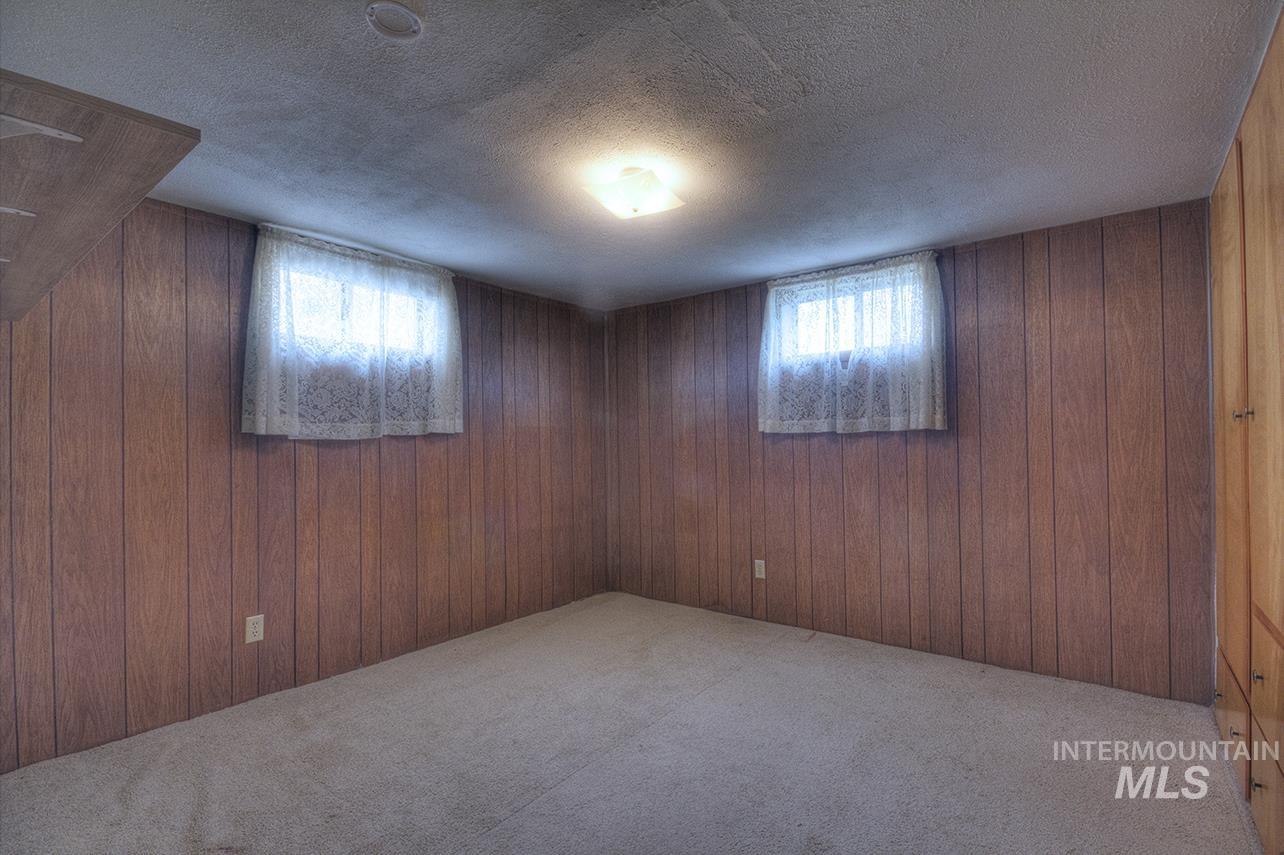 351 W Main Street South, Vale, Oregon 97918, 4 Bedrooms, 2 Bathrooms, Residential For Sale, Price $305,000,MLS 98992786