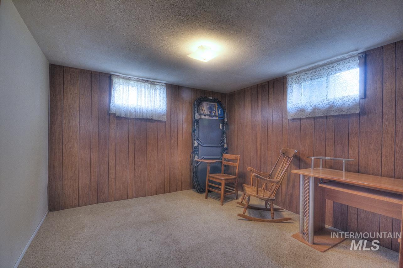 351 W Main Street South, Vale, Oregon 97918, 4 Bedrooms, 2 Bathrooms, Residential For Sale, Price $305,000,MLS 98992786