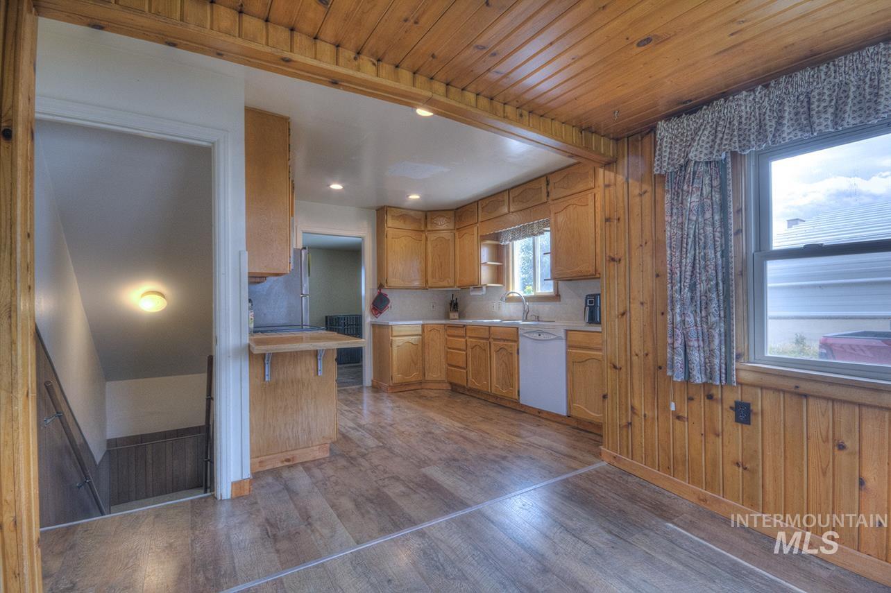351 W Main Street South, Vale, Oregon 97918, 4 Bedrooms, 2 Bathrooms, Residential For Sale, Price $305,000,MLS 98992786