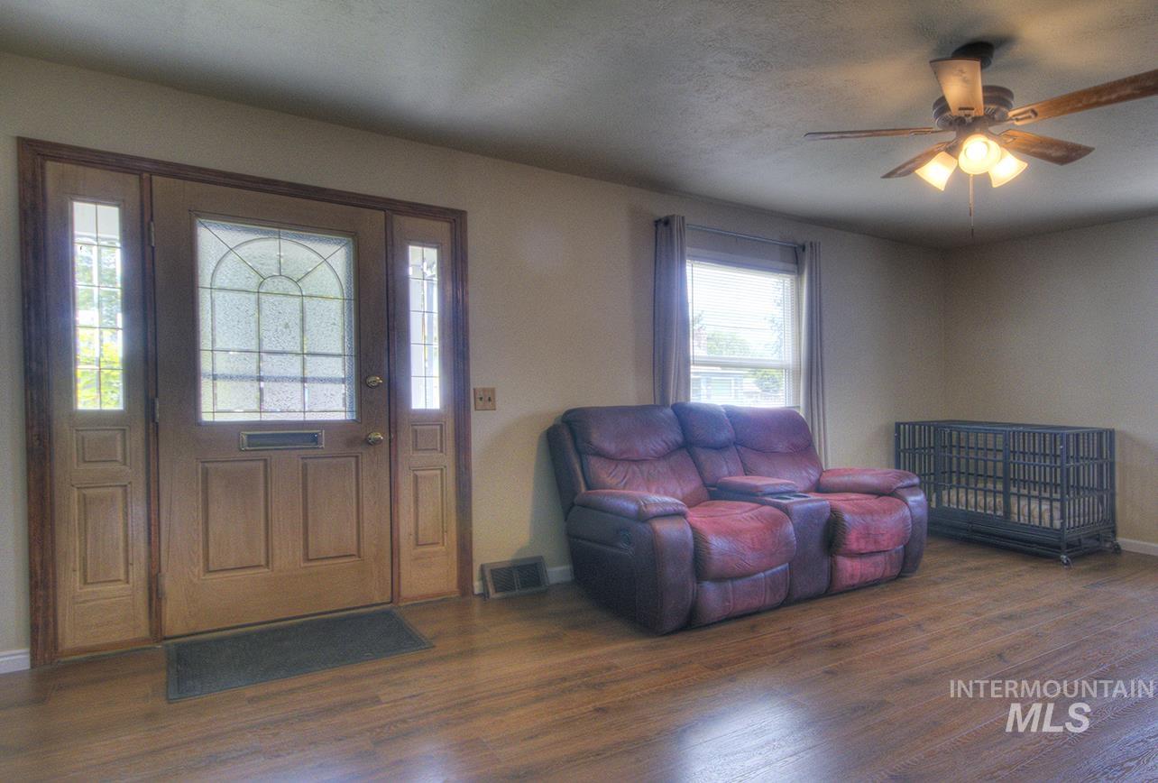 351 W Main Street South, Vale, Oregon 97918, 4 Bedrooms, 2 Bathrooms, Residential For Sale, Price $305,000,MLS 98992786