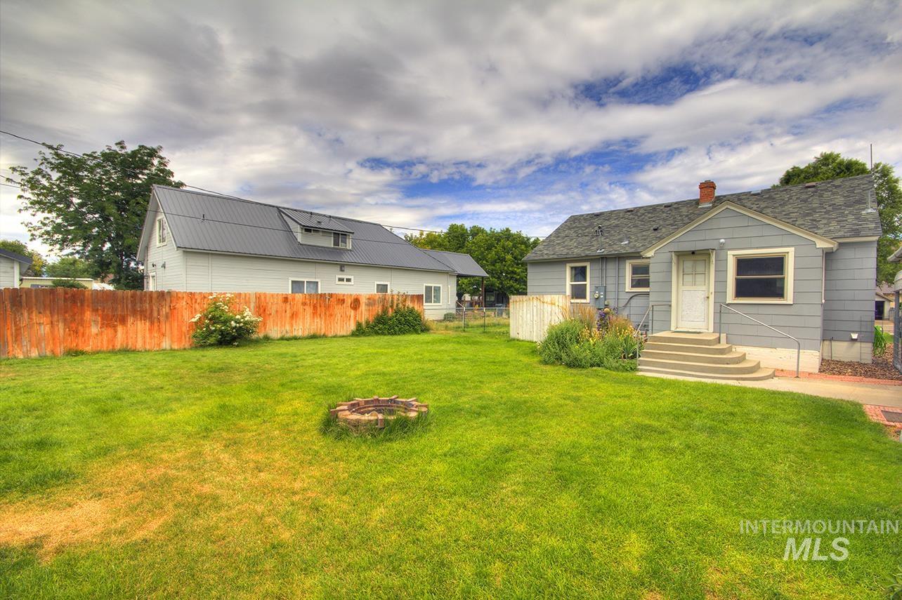 351 W Main Street South, Vale, Oregon 97918, 4 Bedrooms, 2 Bathrooms, Residential For Sale, Price $305,000,MLS 98992786