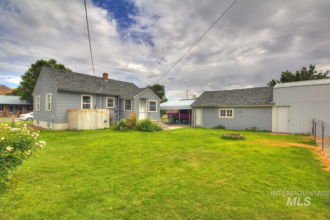 351 W Main Street South, Vale, Oregon 97918, 4 Bedrooms, 2 Bathrooms, Residential For Sale, Price $305,000,MLS 98992786