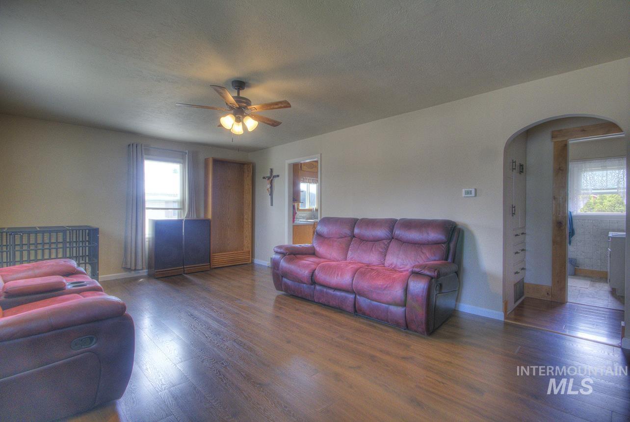 351 W Main Street South, Vale, Oregon 97918, 4 Bedrooms, 2 Bathrooms, Residential For Sale, Price $305,000,MLS 98992786