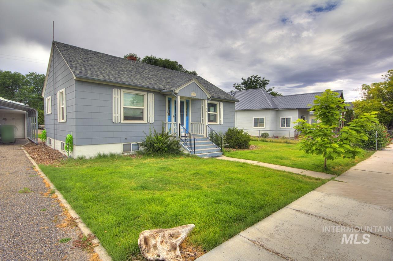351 W Main Street South, Vale, Oregon 97918, 4 Bedrooms, 2 Bathrooms, Residential For Sale, Price $305,000,MLS 98992786