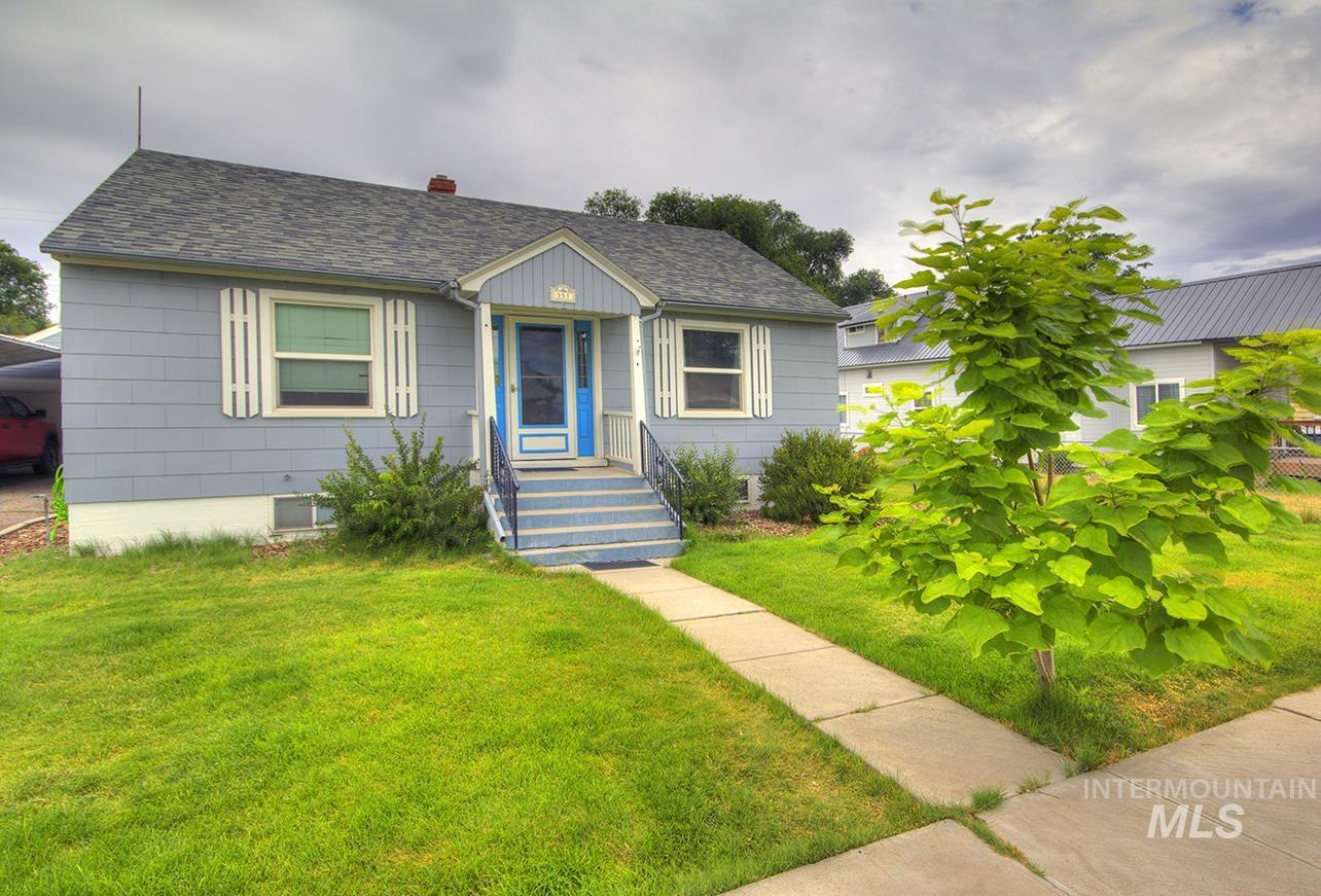 351 W Main Street South, Vale, Oregon 97918, 4 Bedrooms, 2 Bathrooms, Residential For Sale, Price $305,000,MLS 98992786