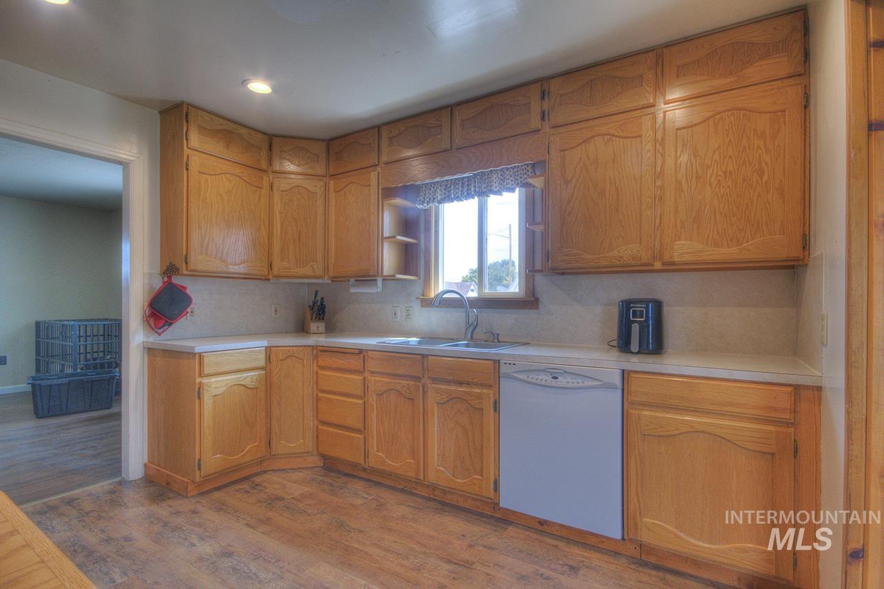351 W Main Street South, Vale, Oregon 97918, 4 Bedrooms, 2 Bathrooms, Residential For Sale, Price $305,000,MLS 98992786