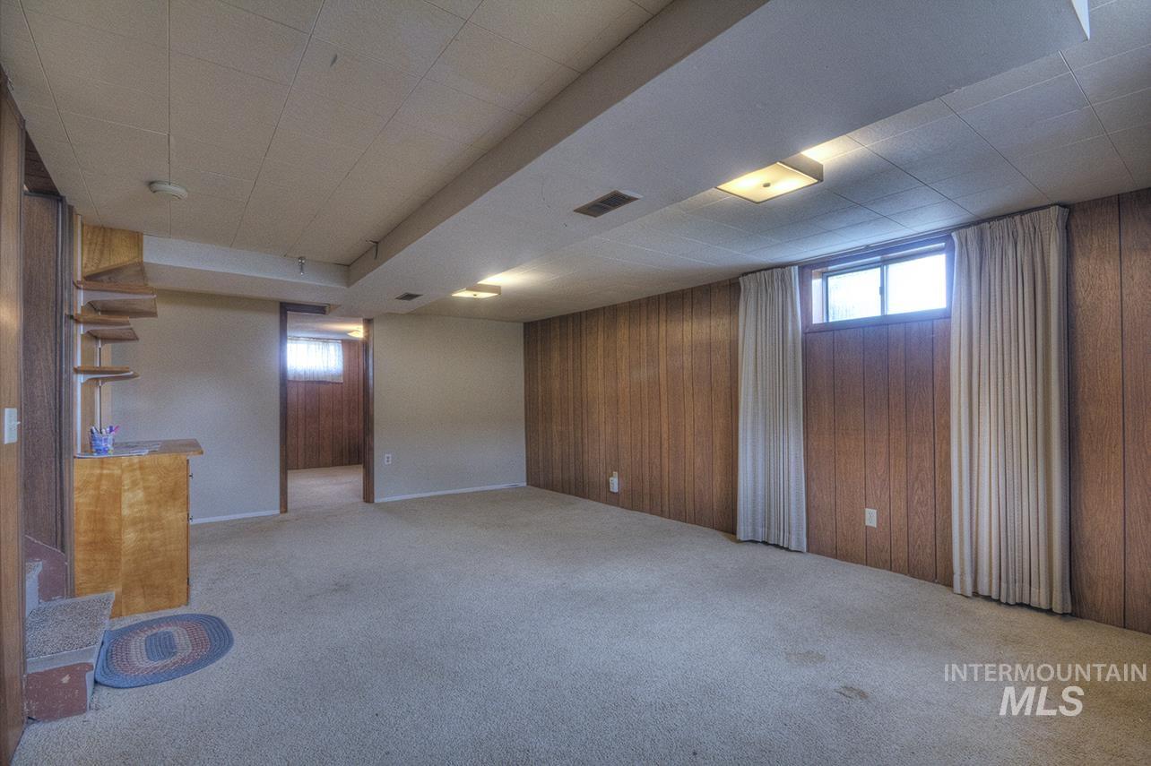 351 W Main Street South, Vale, Oregon 97918, 4 Bedrooms, 2 Bathrooms, Residential For Sale, Price $305,000,MLS 98992786