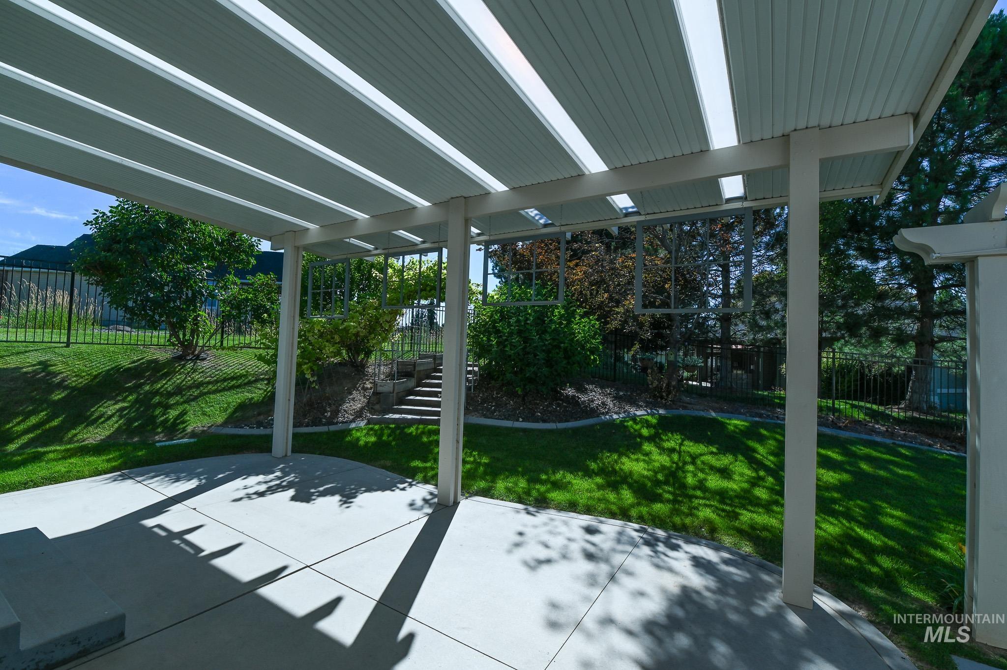 2813 S Bayhill Ct, Nampa, Idaho 83686, 3 Bedrooms, 3 Bathrooms, Residential For Sale, Price $589,000, 98992787