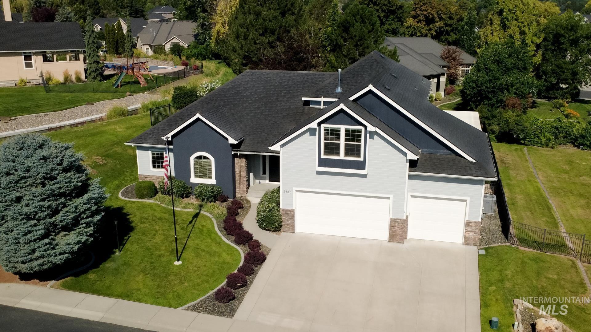 2813 S Bayhill Ct, Nampa, Idaho 83686, 3 Bedrooms, 3 Bathrooms, Residential For Sale, Price $589,000, 98992787