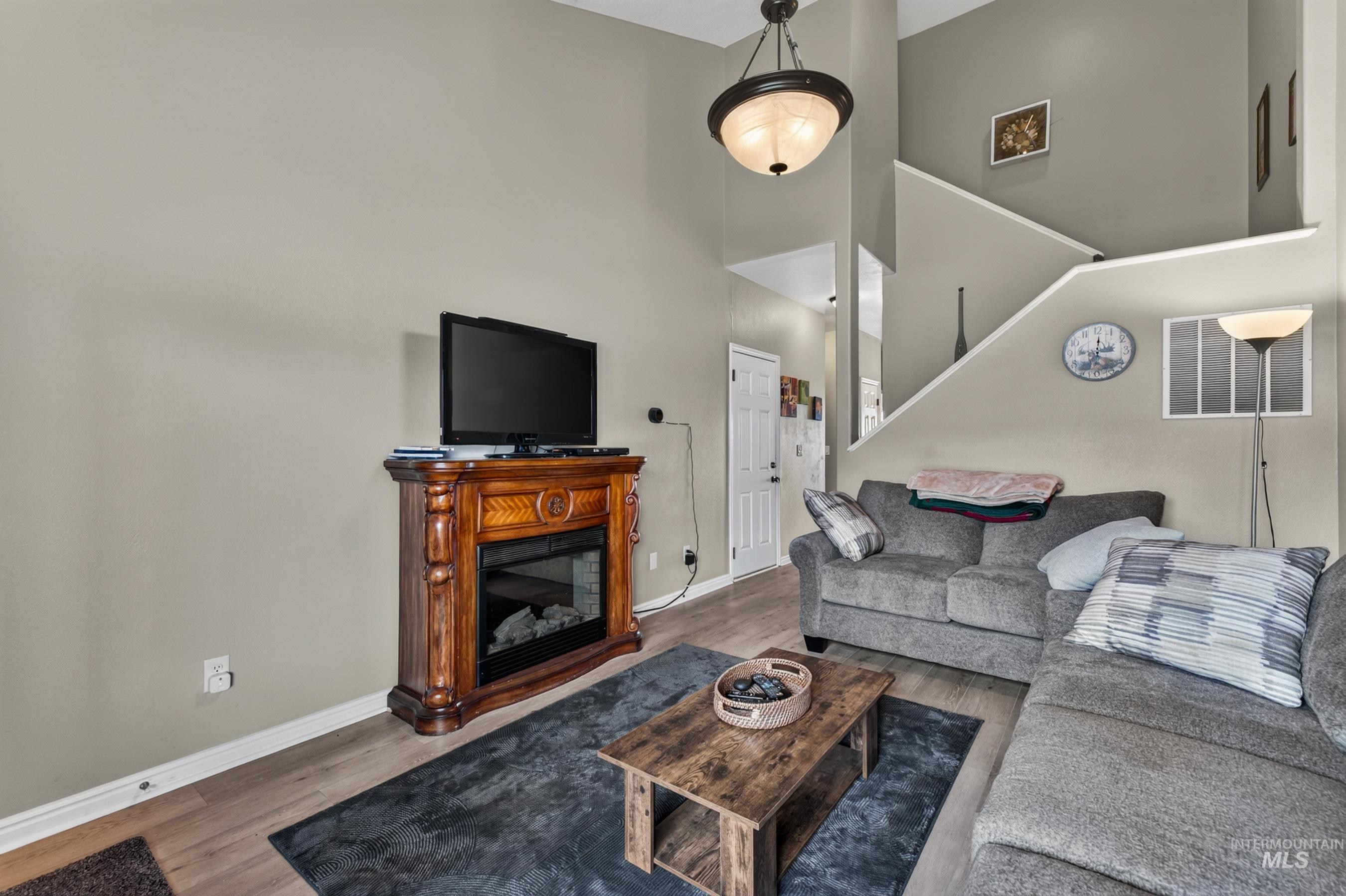 34 Mangum Circle, Donnelly, Idaho 83615, 3 Bedrooms, 2 Bathrooms, Residential For Sale, Price $365,000,MLS 98992790